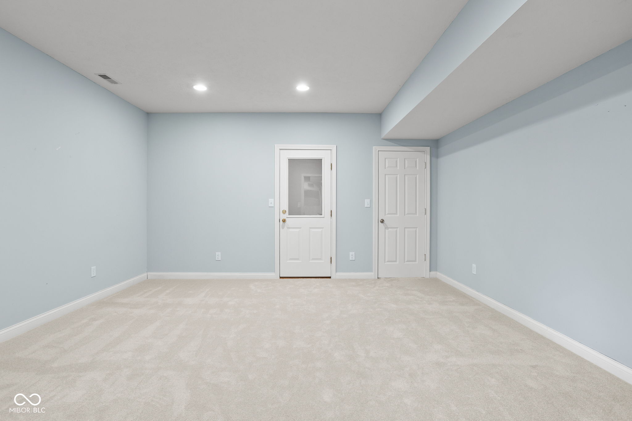 817 Hickory Way