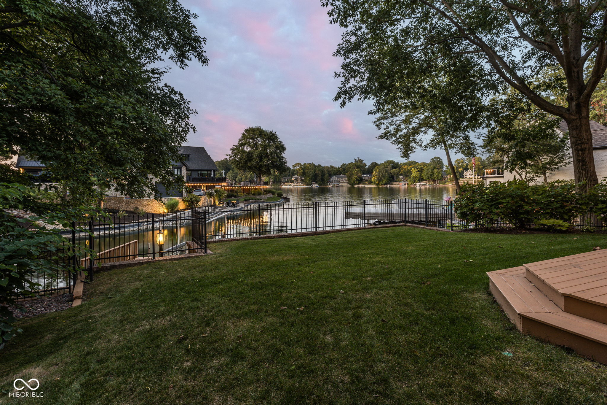 817 Hickory Way