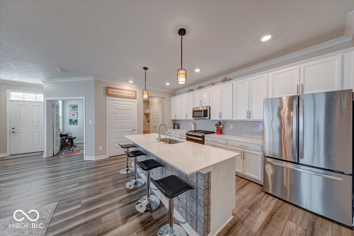 4846 E Amesbury Place