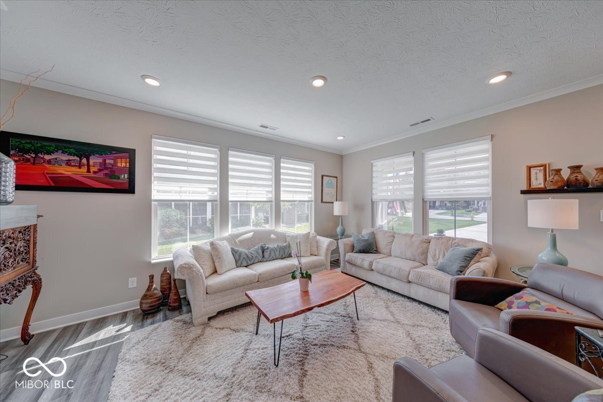 4846 E Amesbury Place