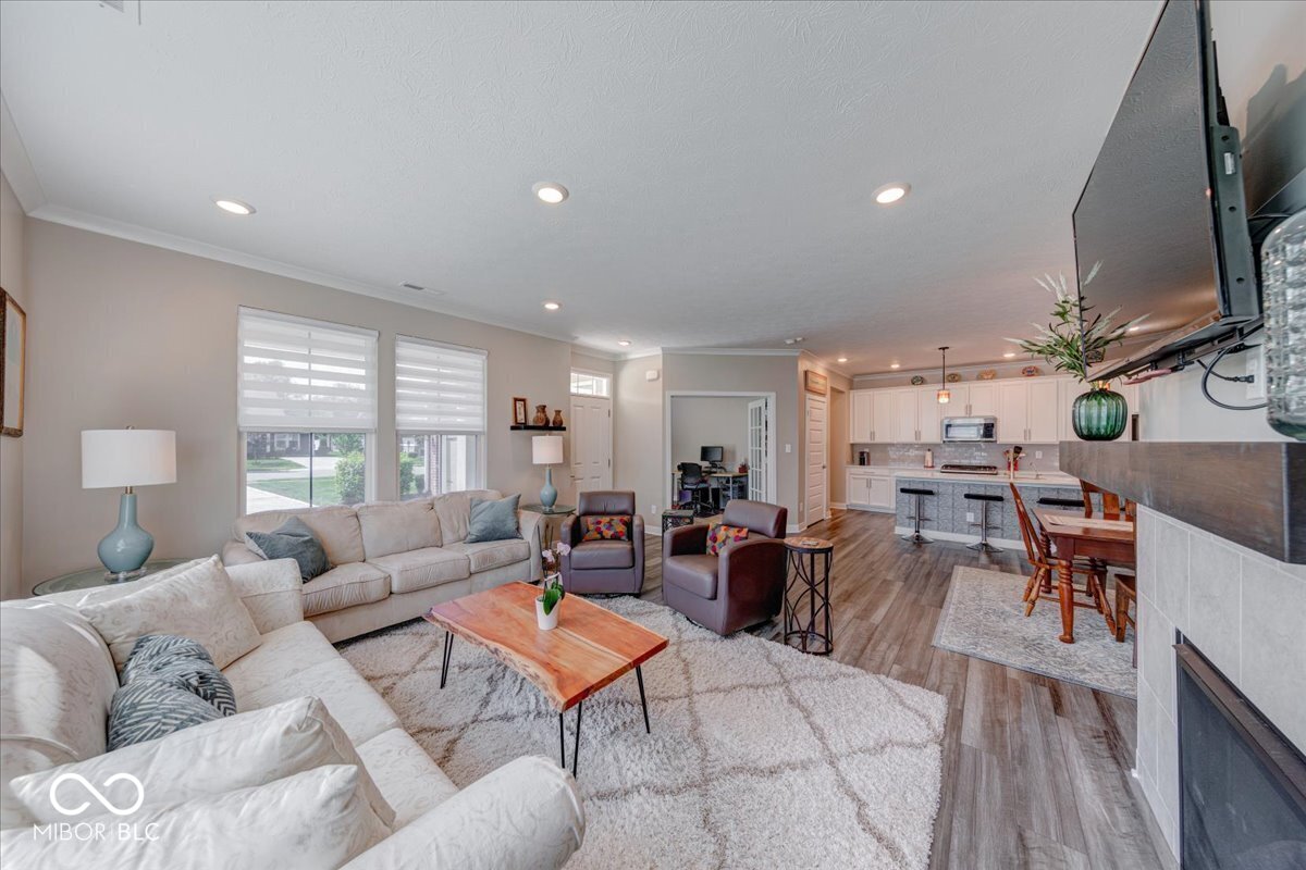 4846 E Amesbury Place