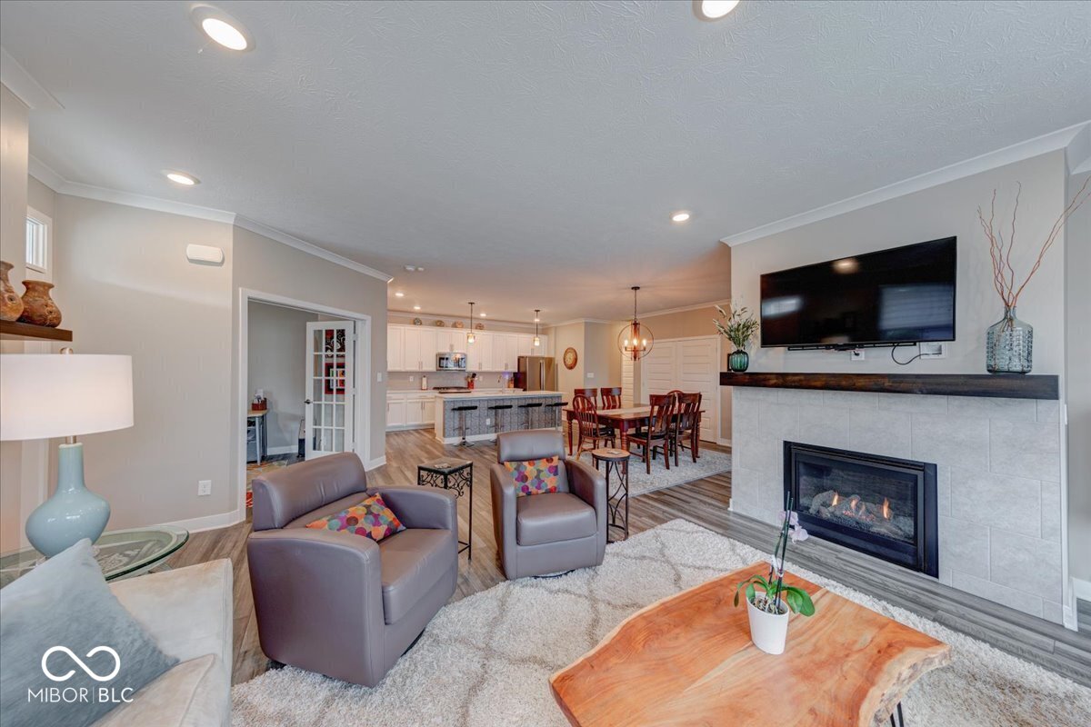 4846 E Amesbury Place