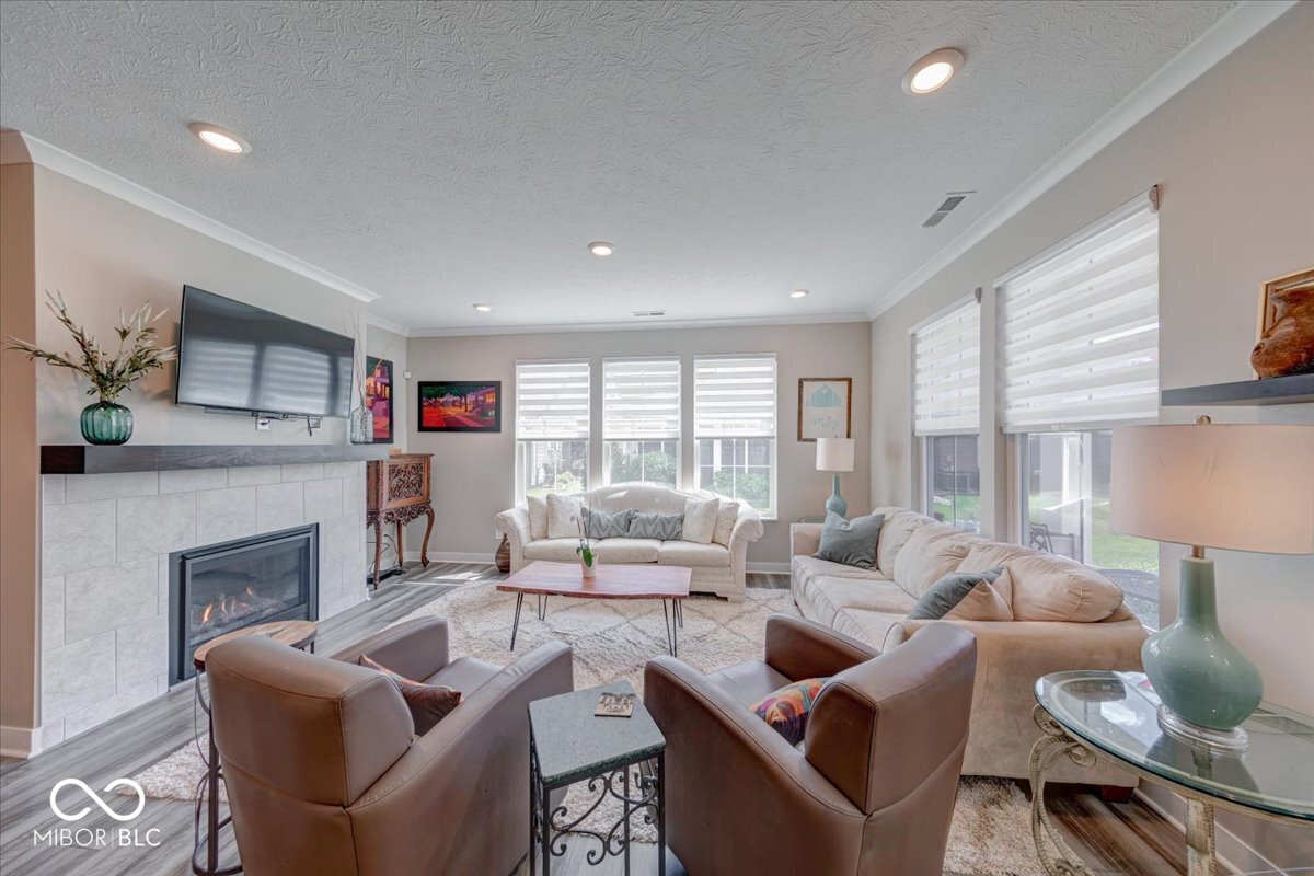 4846 E Amesbury Place