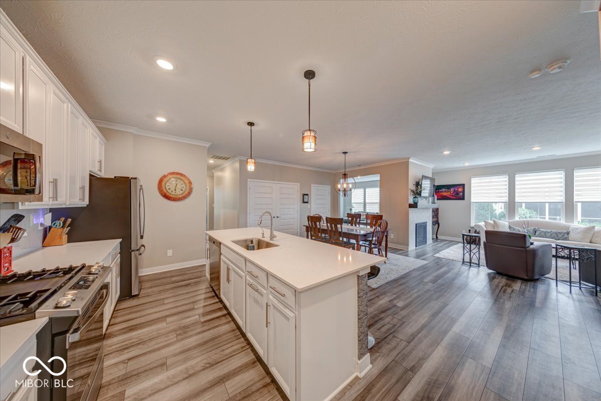 4846 E Amesbury Place