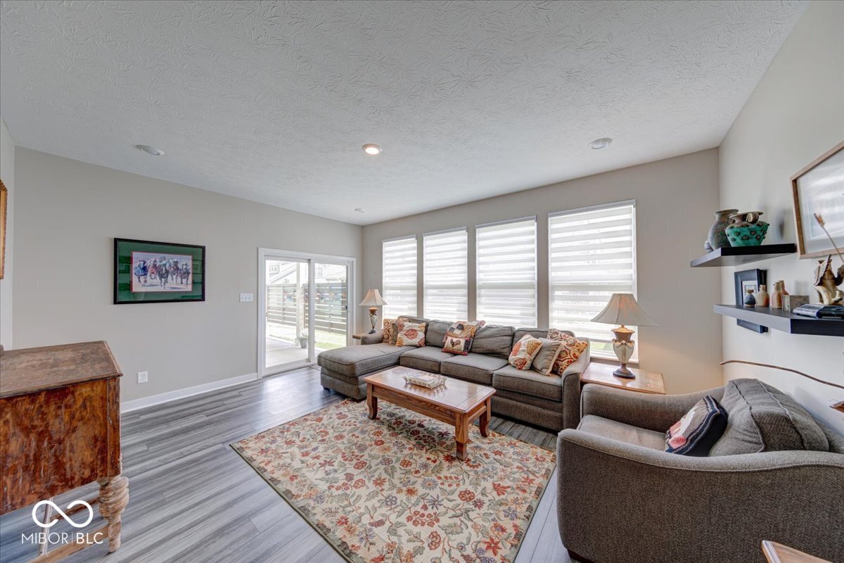 4846 E Amesbury Place