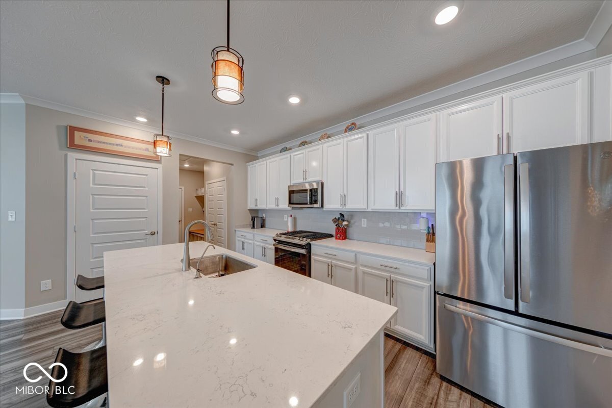 4846 E Amesbury Place