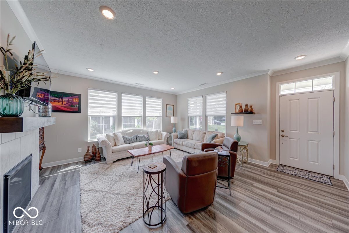 4846 E Amesbury Place