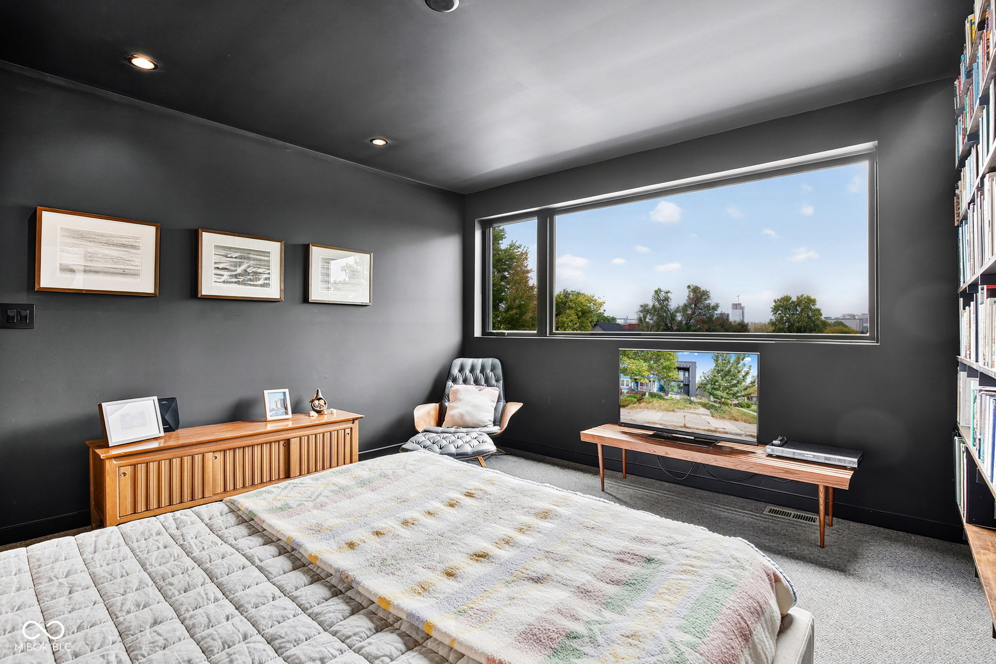 1060 Hosbrook Street