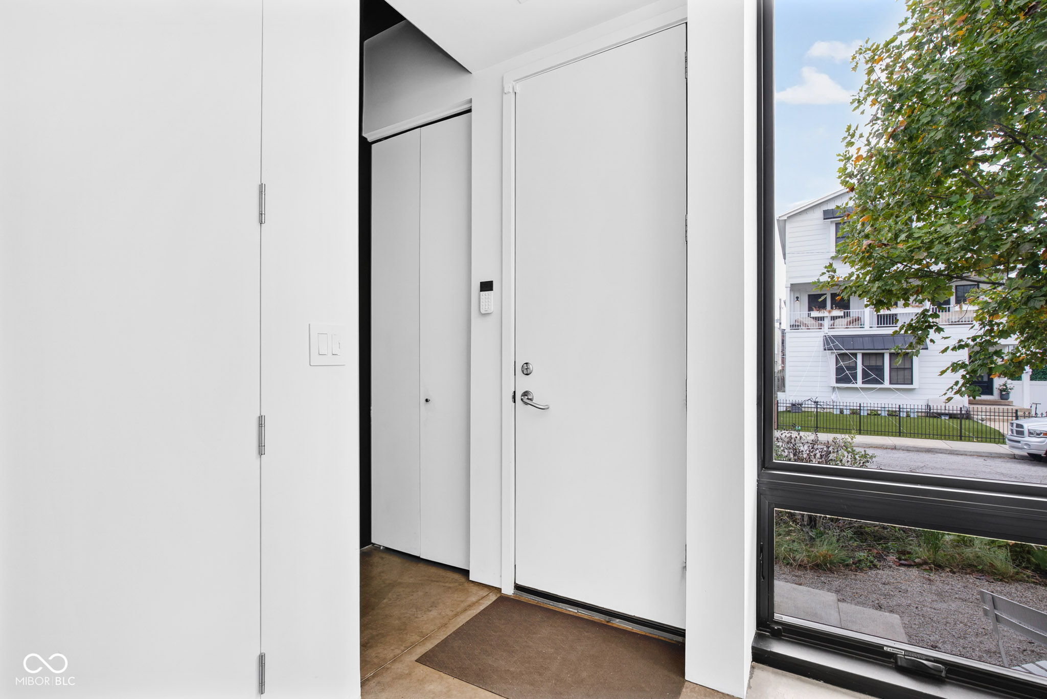 1060 Hosbrook Street