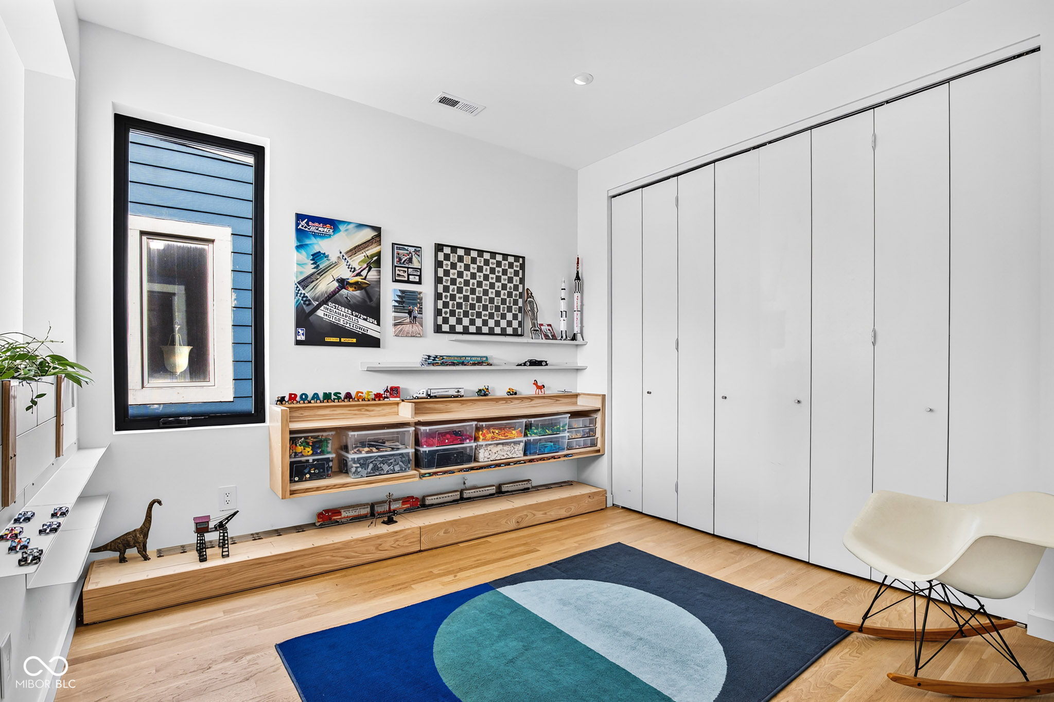 1060 Hosbrook Street