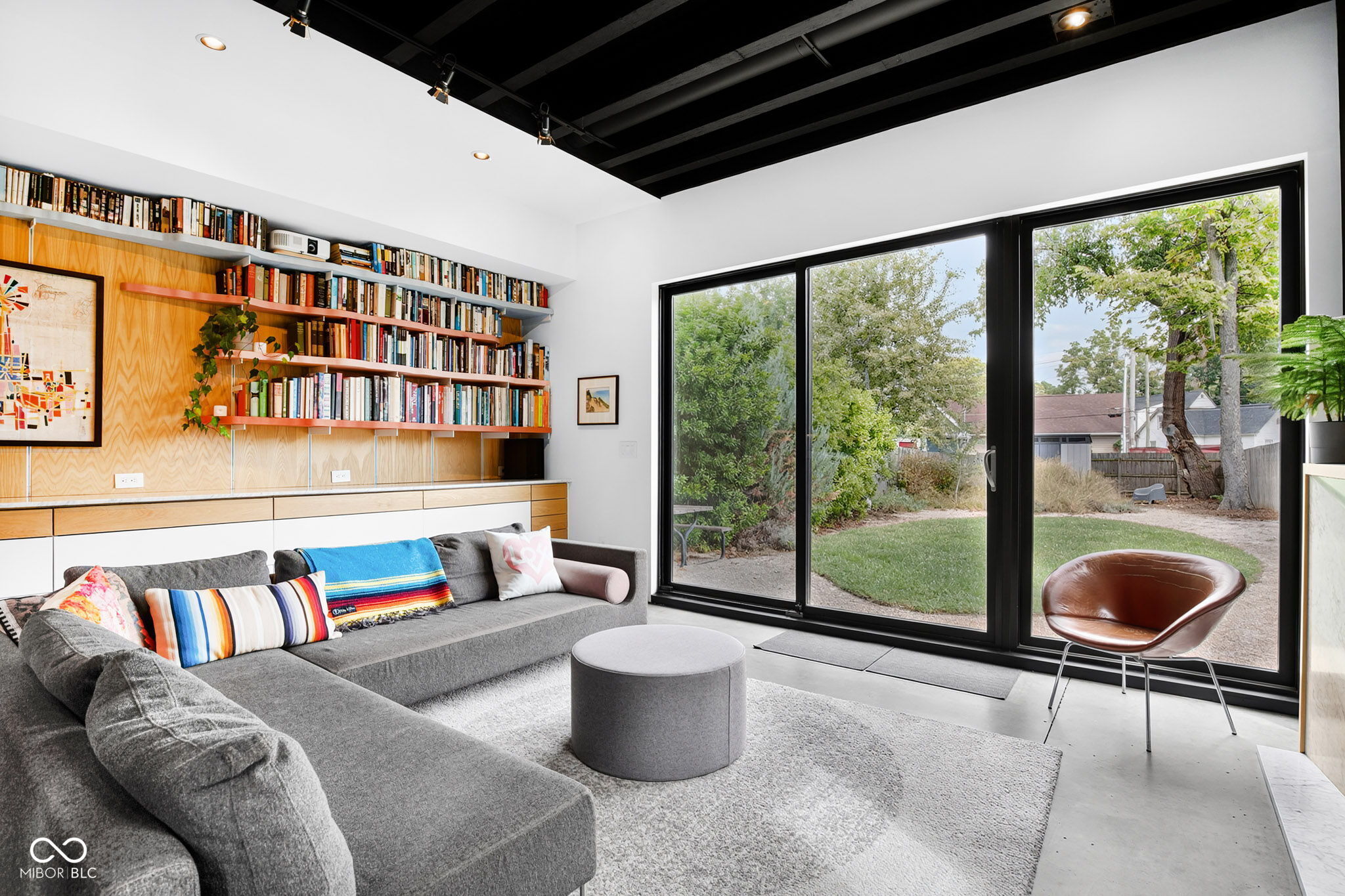 1060 Hosbrook Street