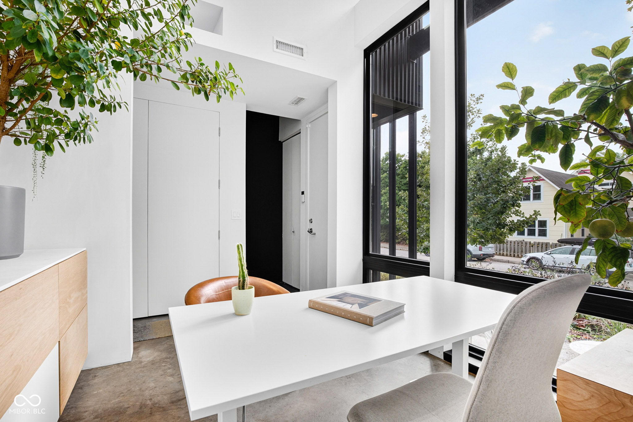 1060 Hosbrook Street