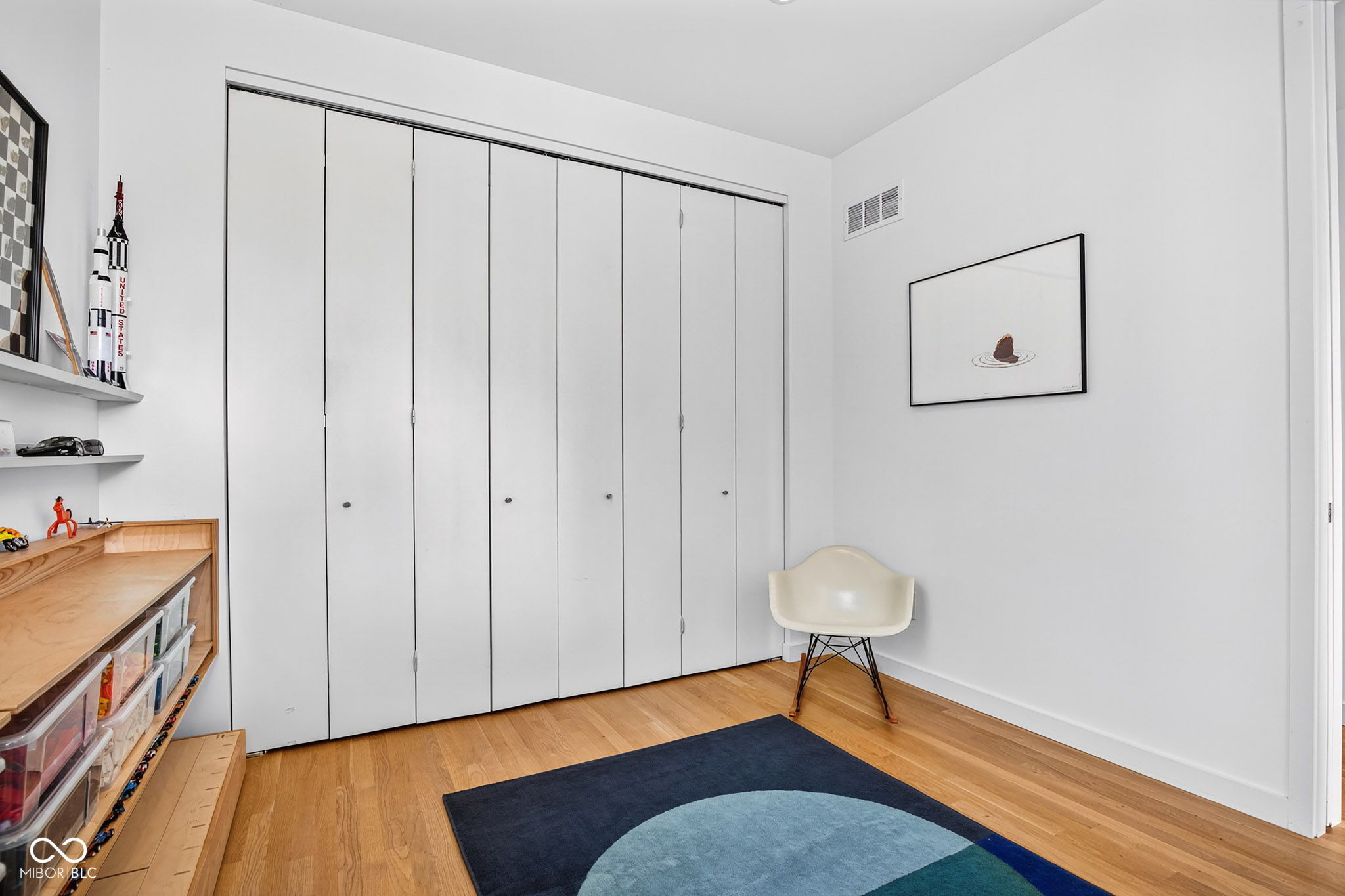 1060 Hosbrook Street