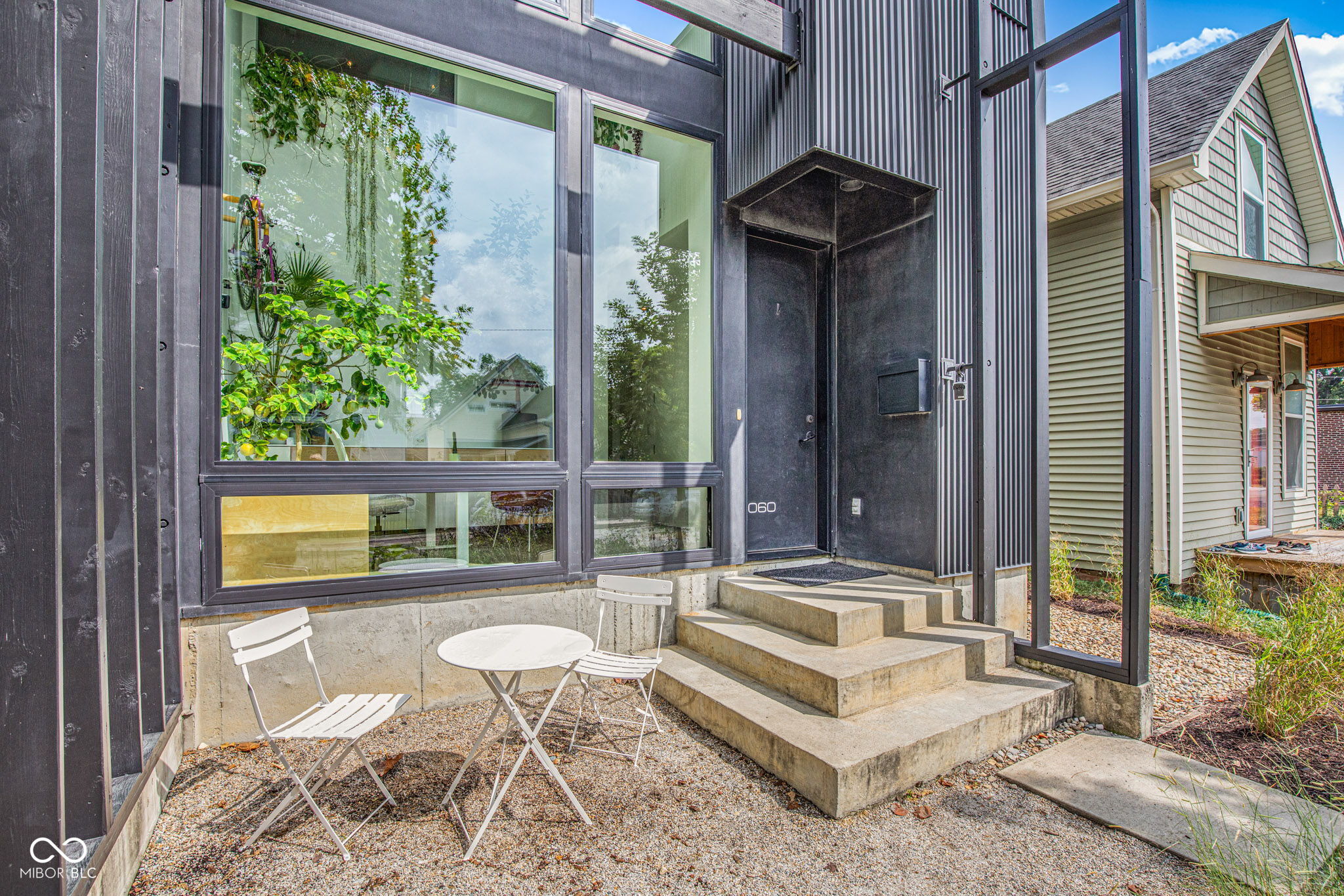 1060 Hosbrook Street