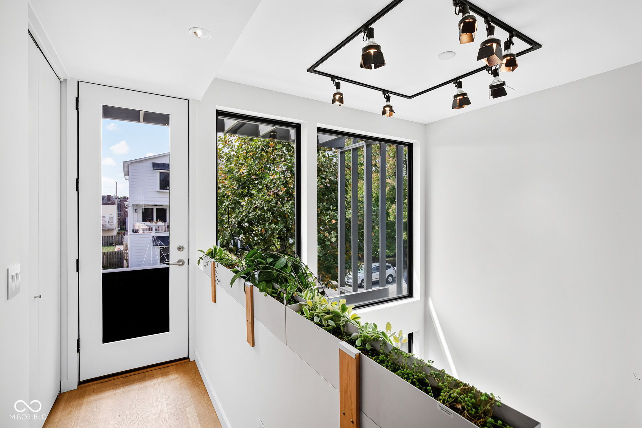 1060 Hosbrook Street