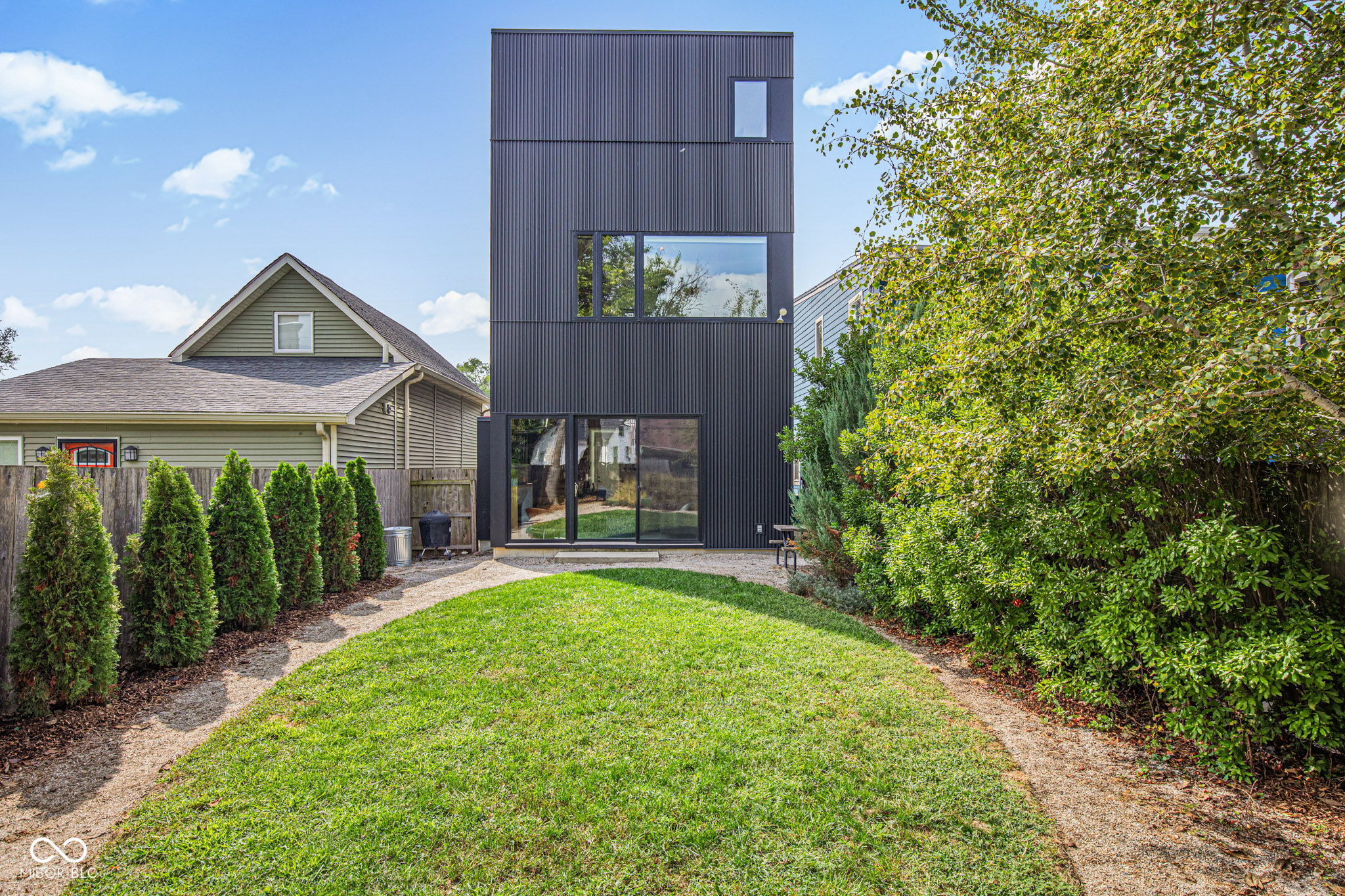 1060 Hosbrook Street