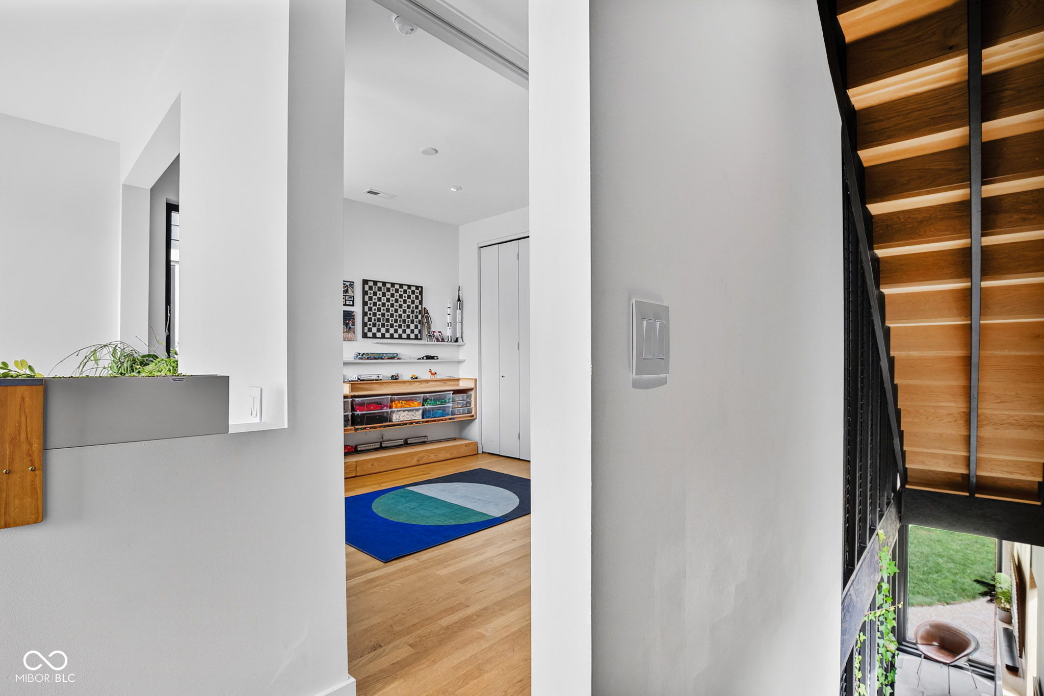 1060 Hosbrook Street