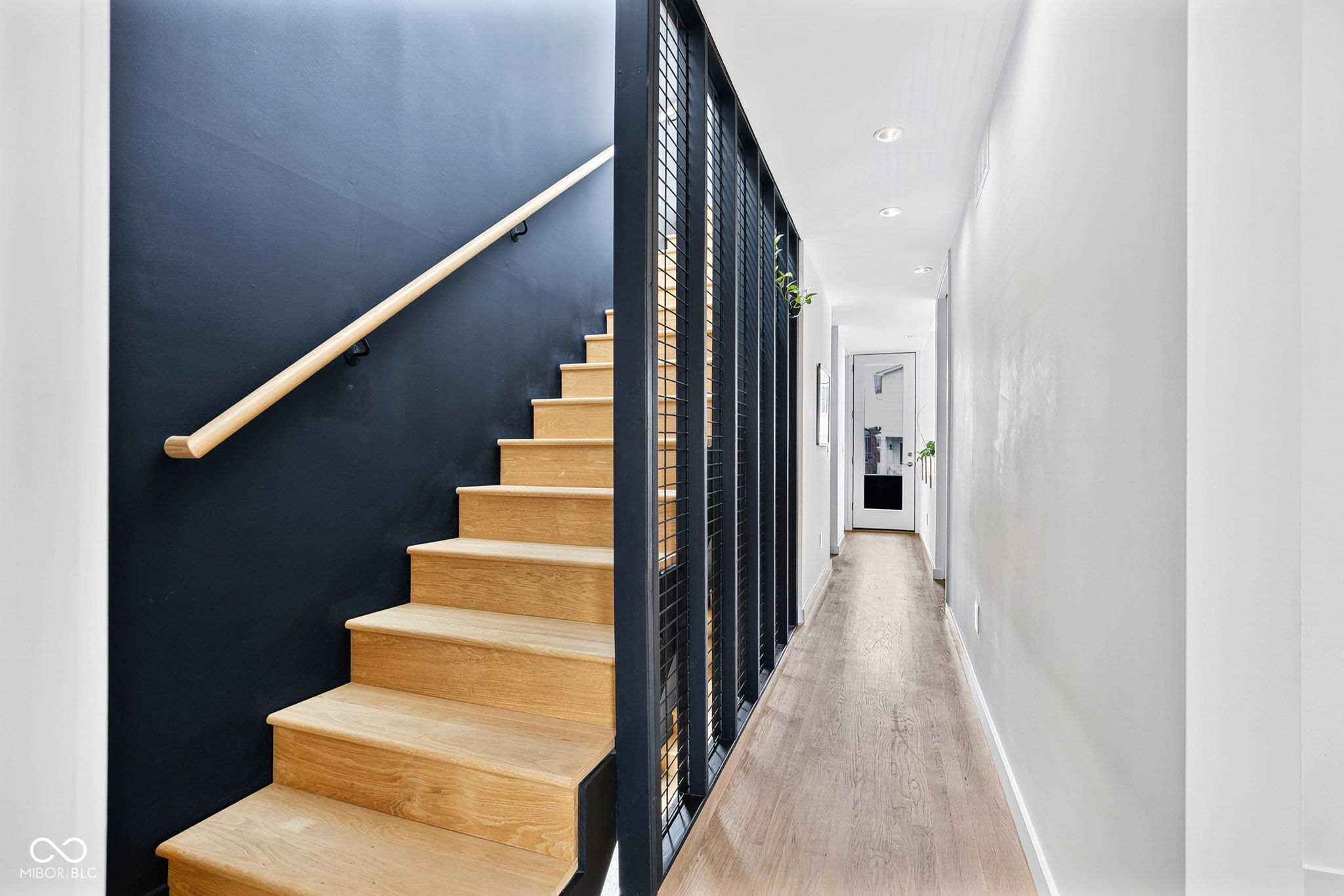 1060 Hosbrook Street