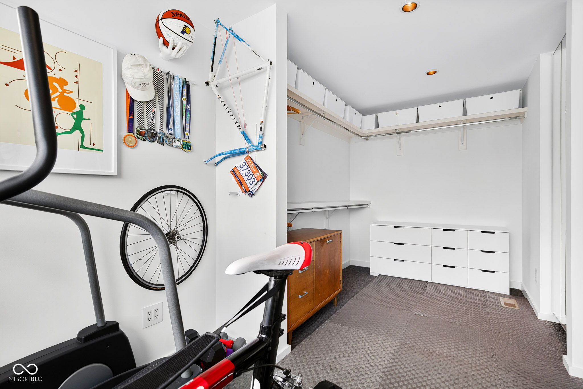 1060 Hosbrook Street