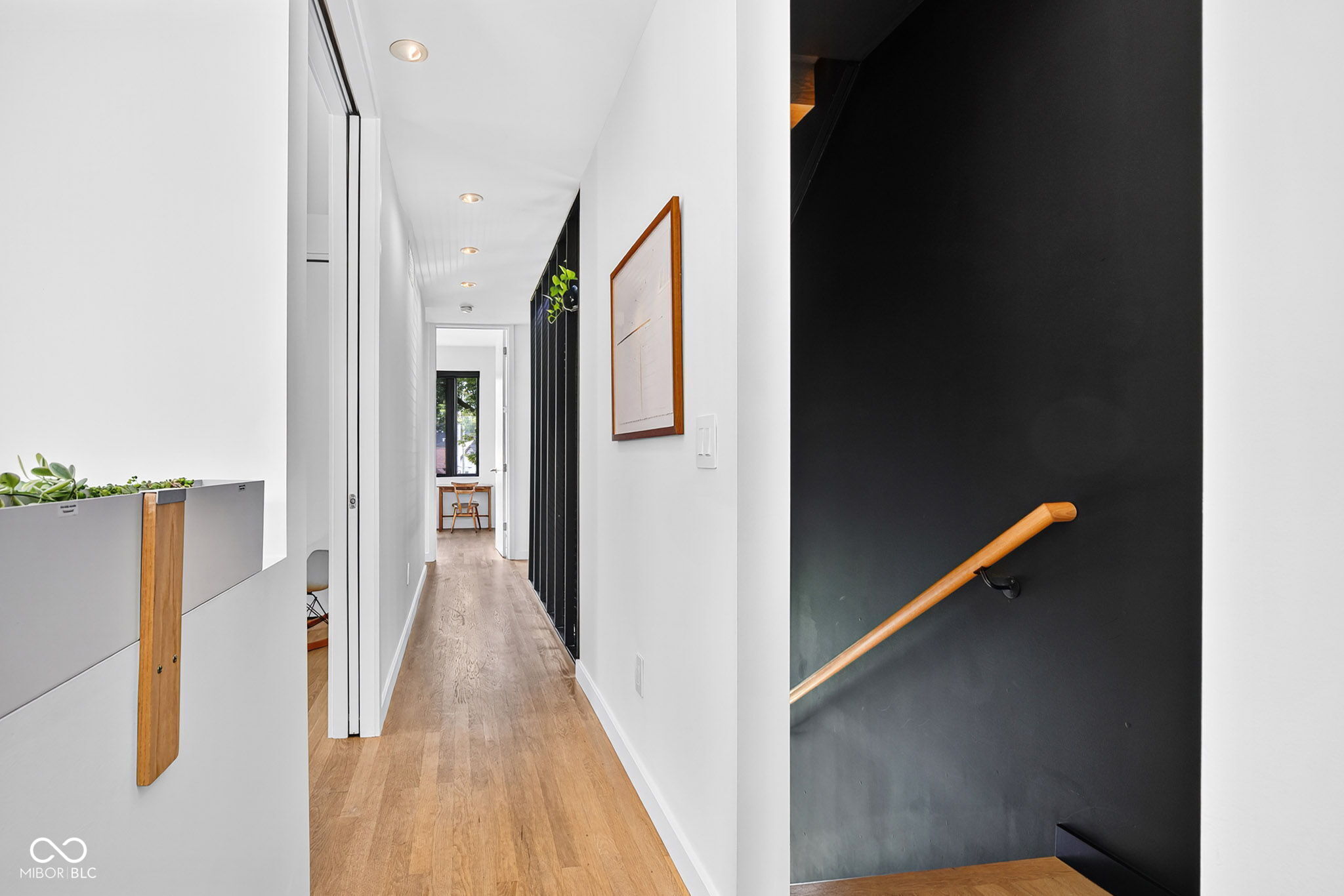 1060 Hosbrook Street