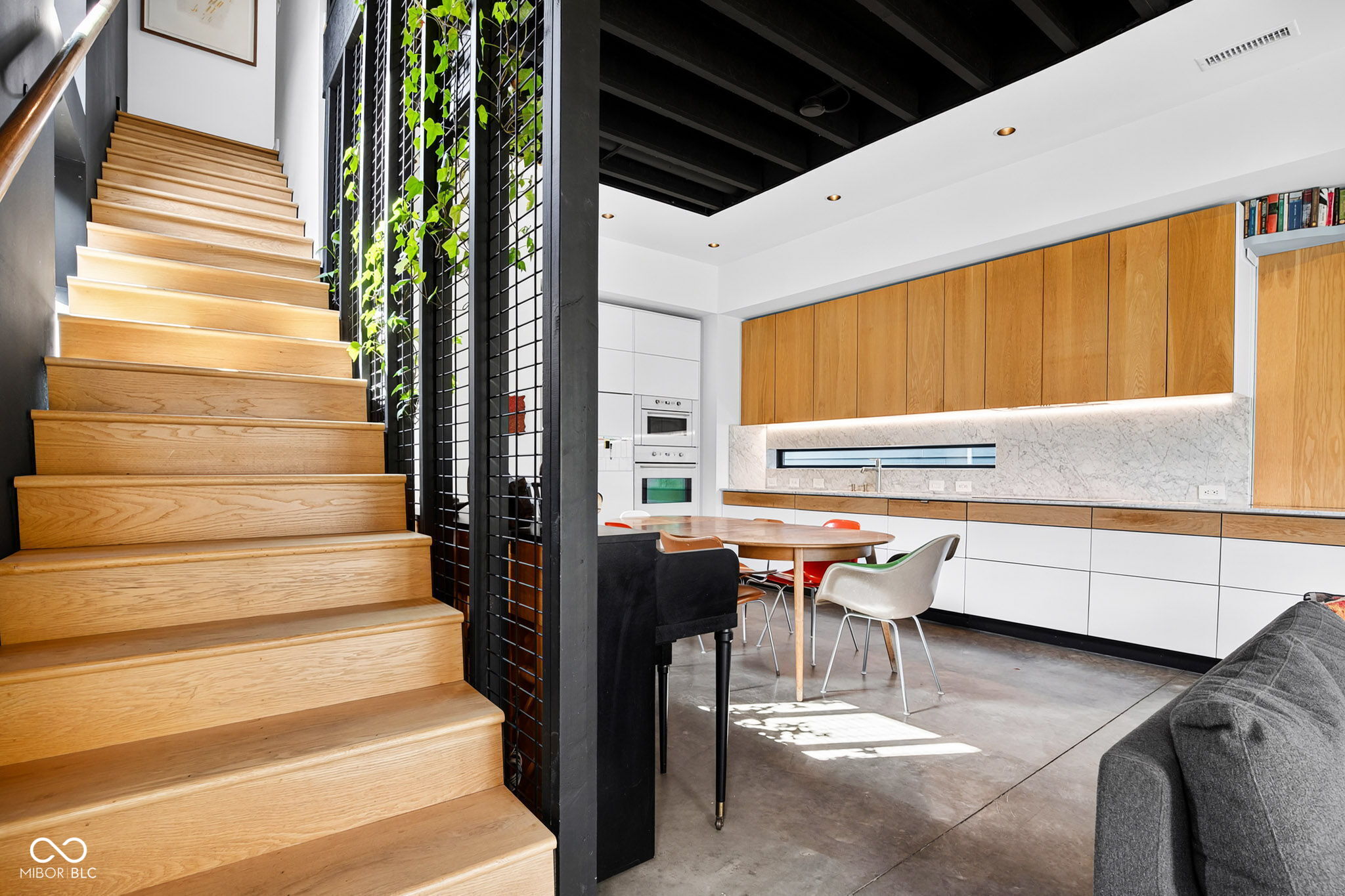 1060 Hosbrook Street