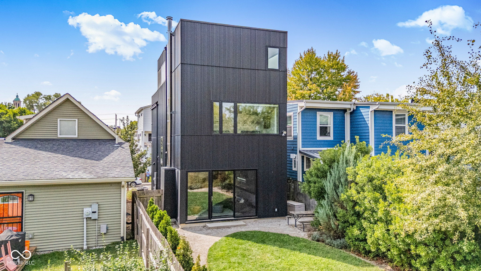 1060 Hosbrook Street