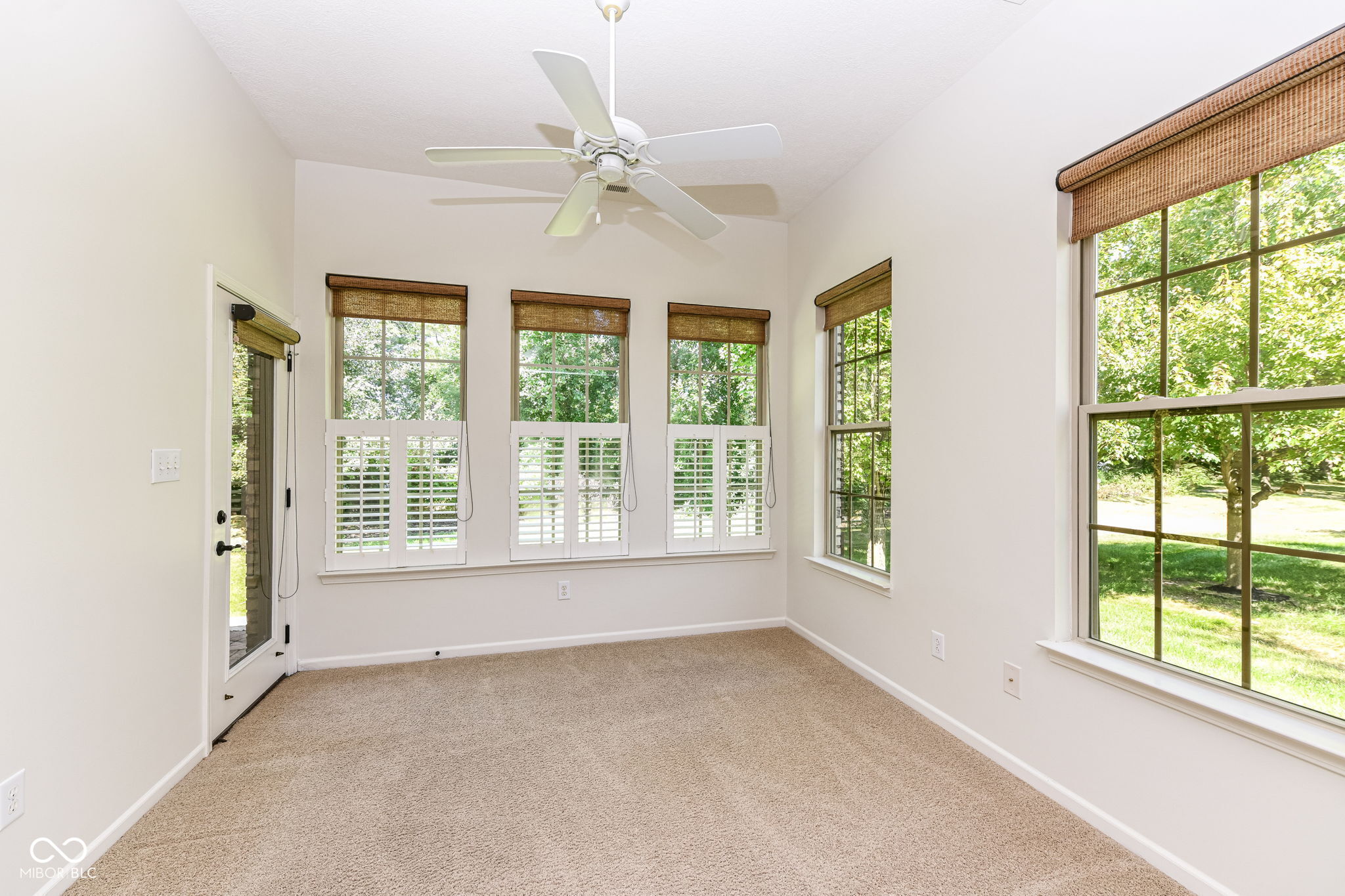 7122 Willowleaf Court