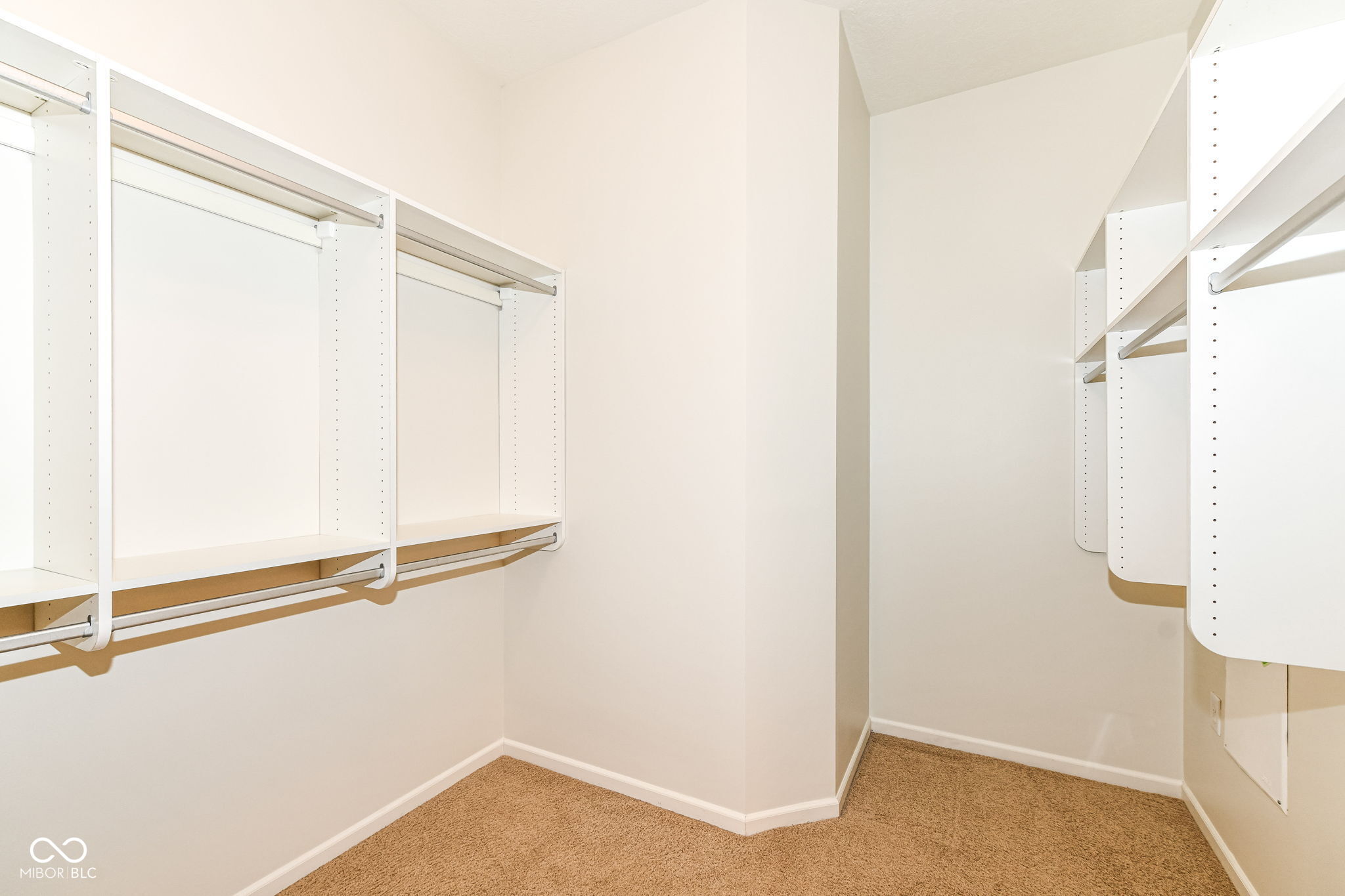 7122 Willowleaf Court