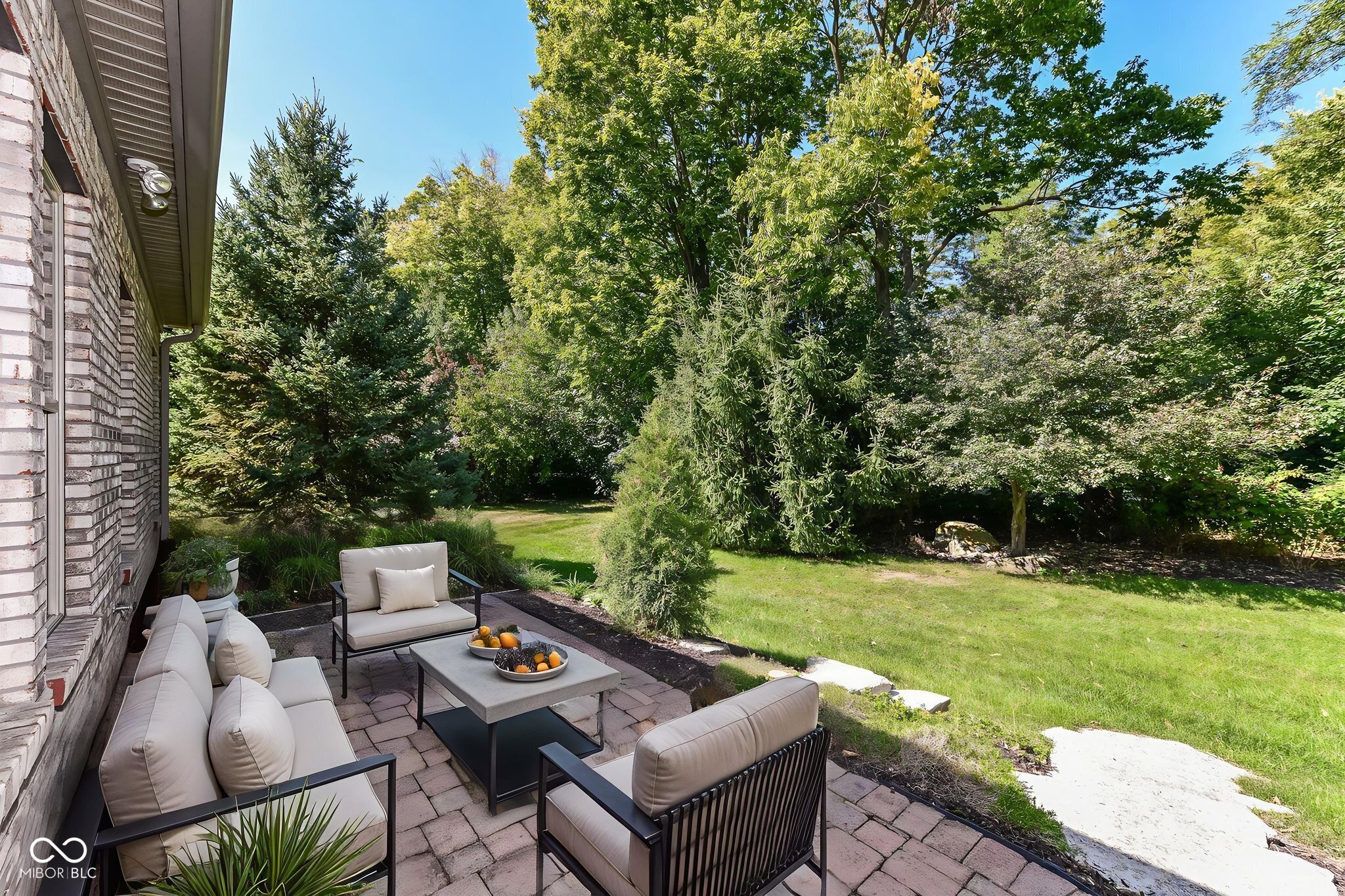 7122 Willowleaf Court