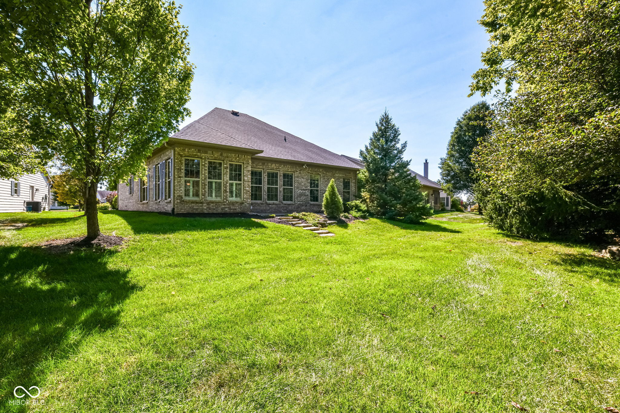 7122 Willowleaf Court