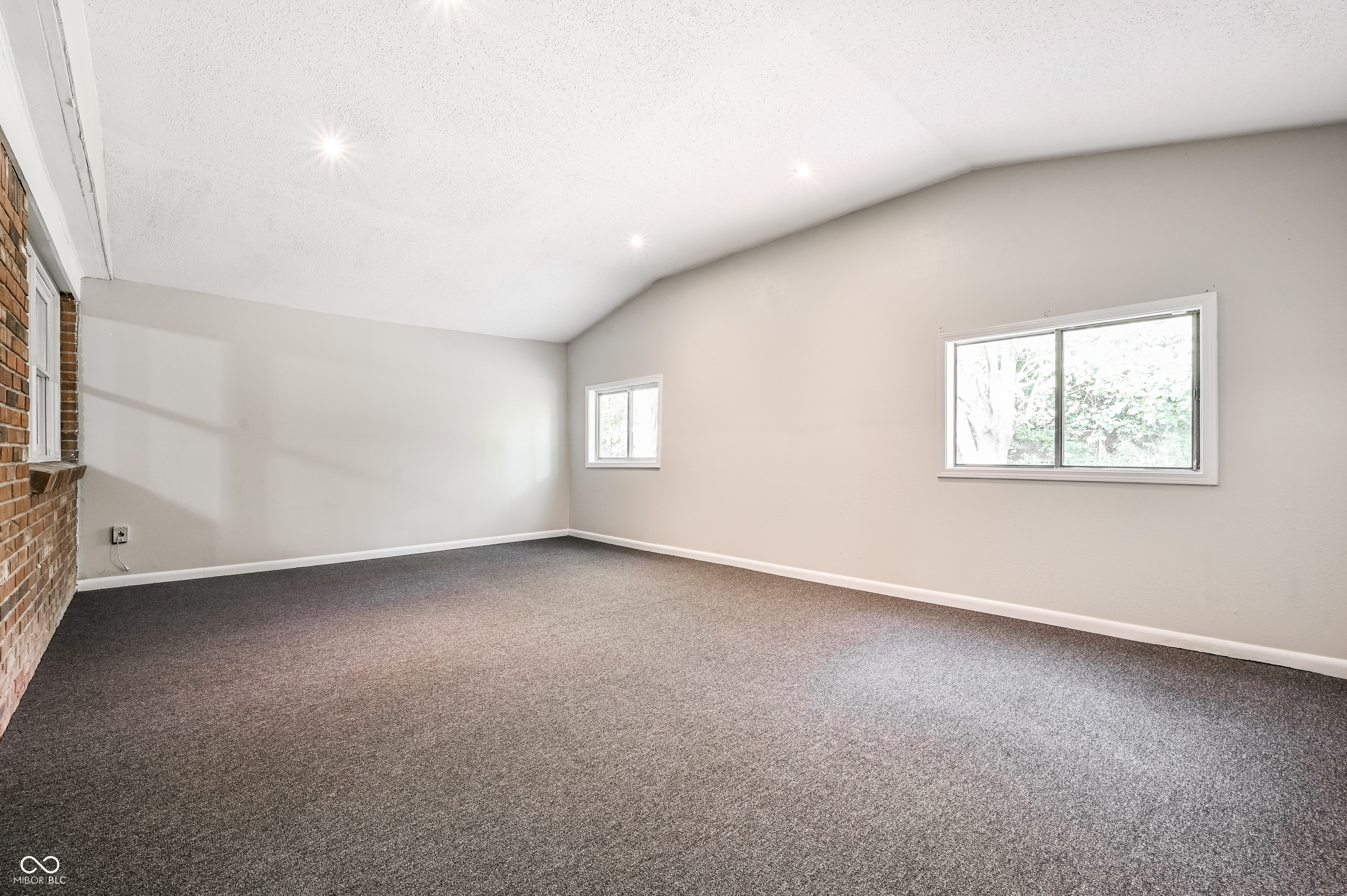 2046 Schwier Court