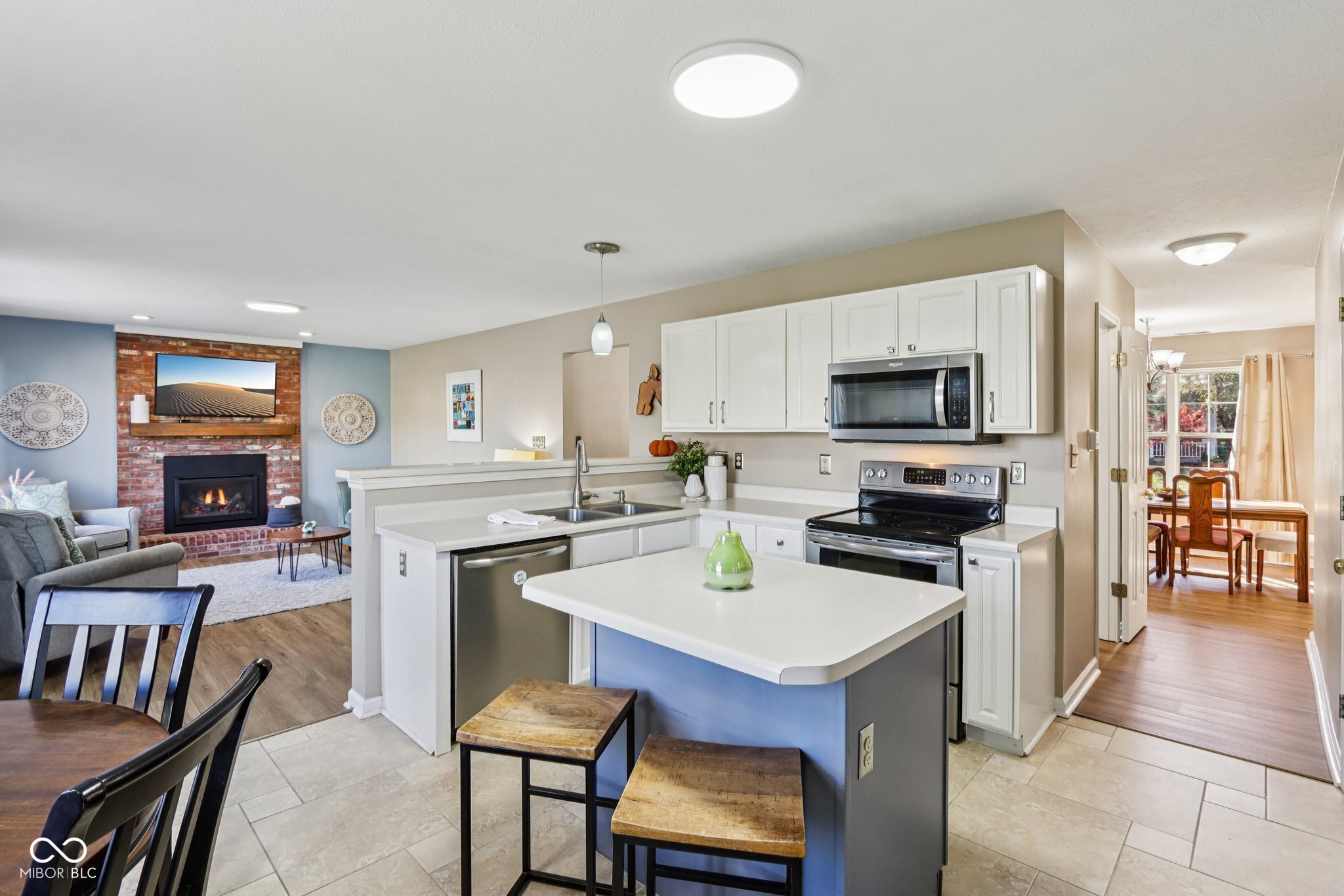 9887 Cranberry Circle