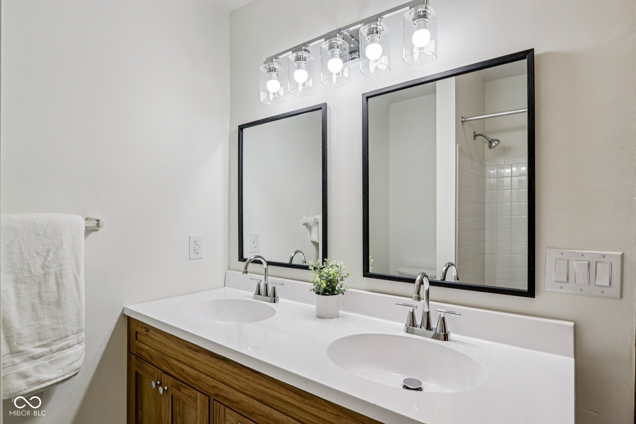 5843 Barnstable Court