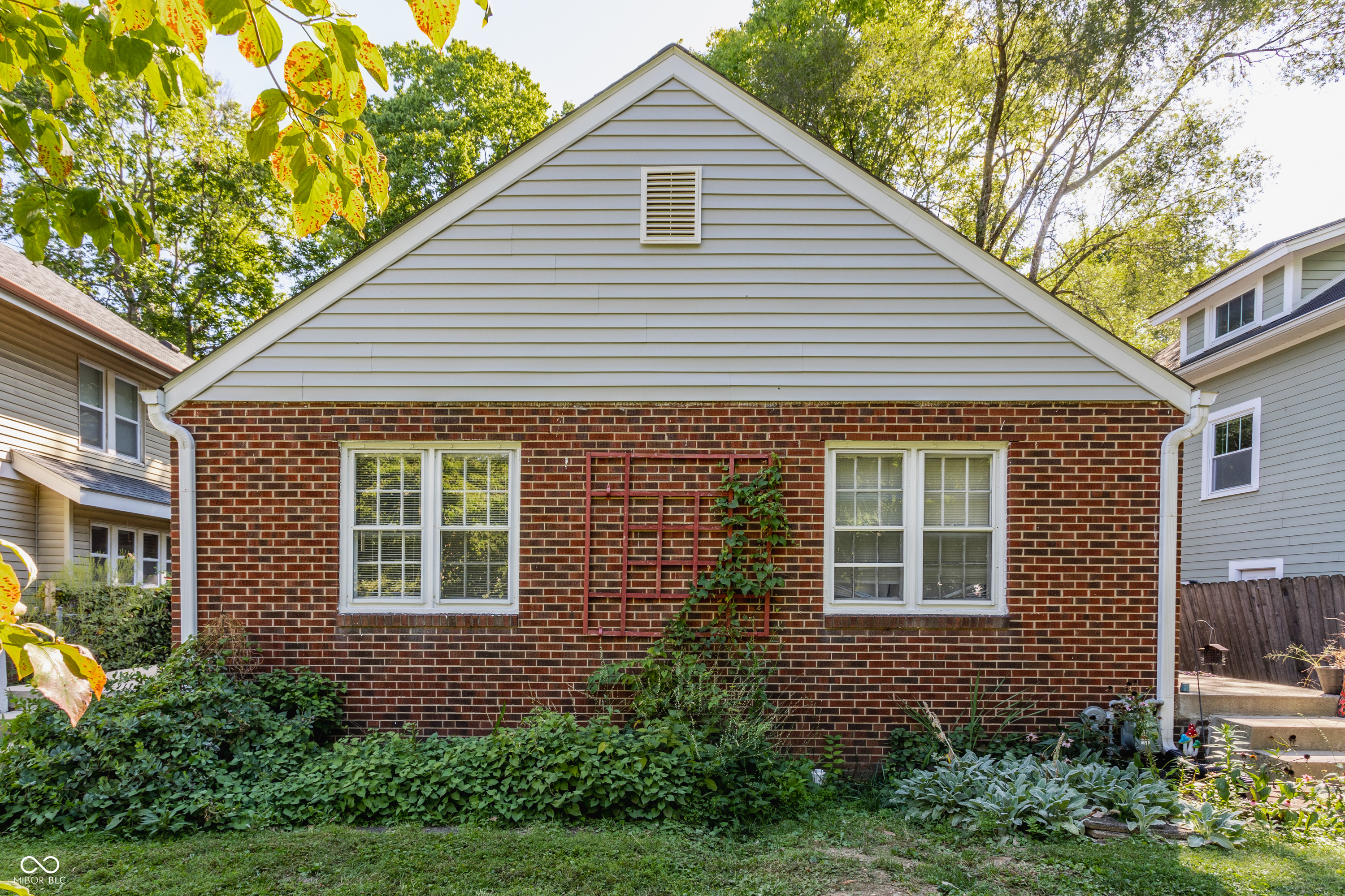 4449 N College Avenue