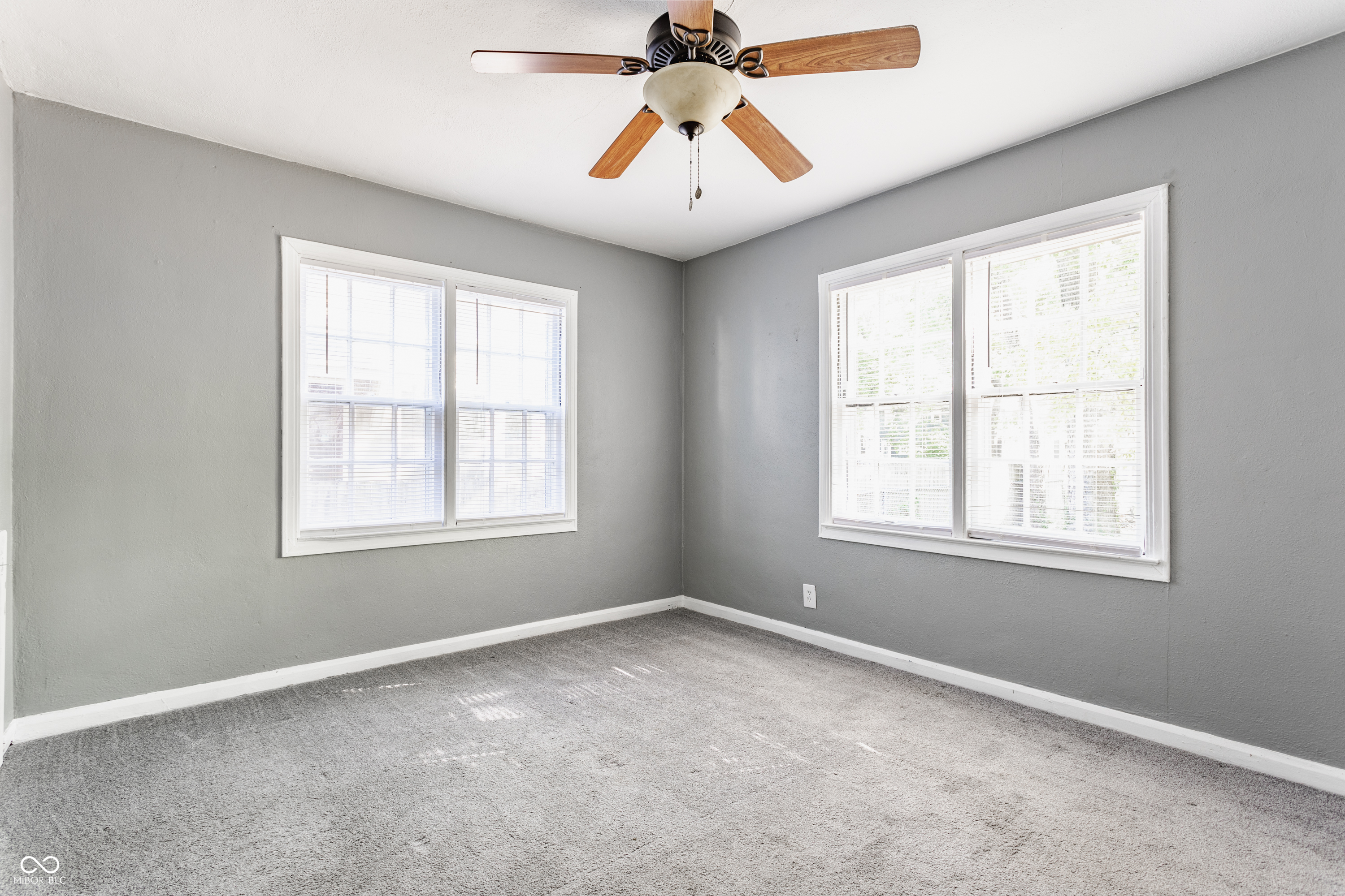 4449 N College Avenue