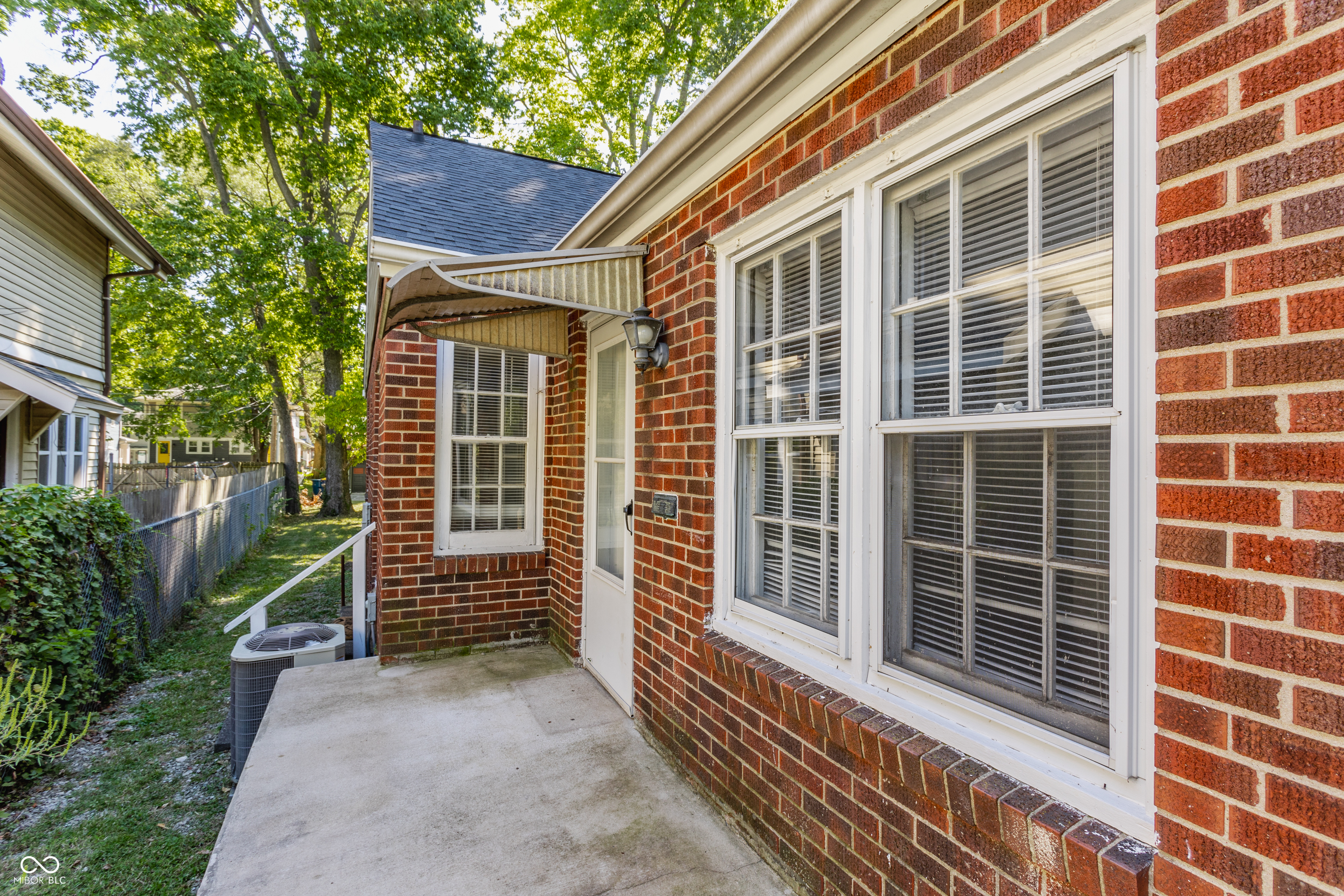 4449 N College Avenue