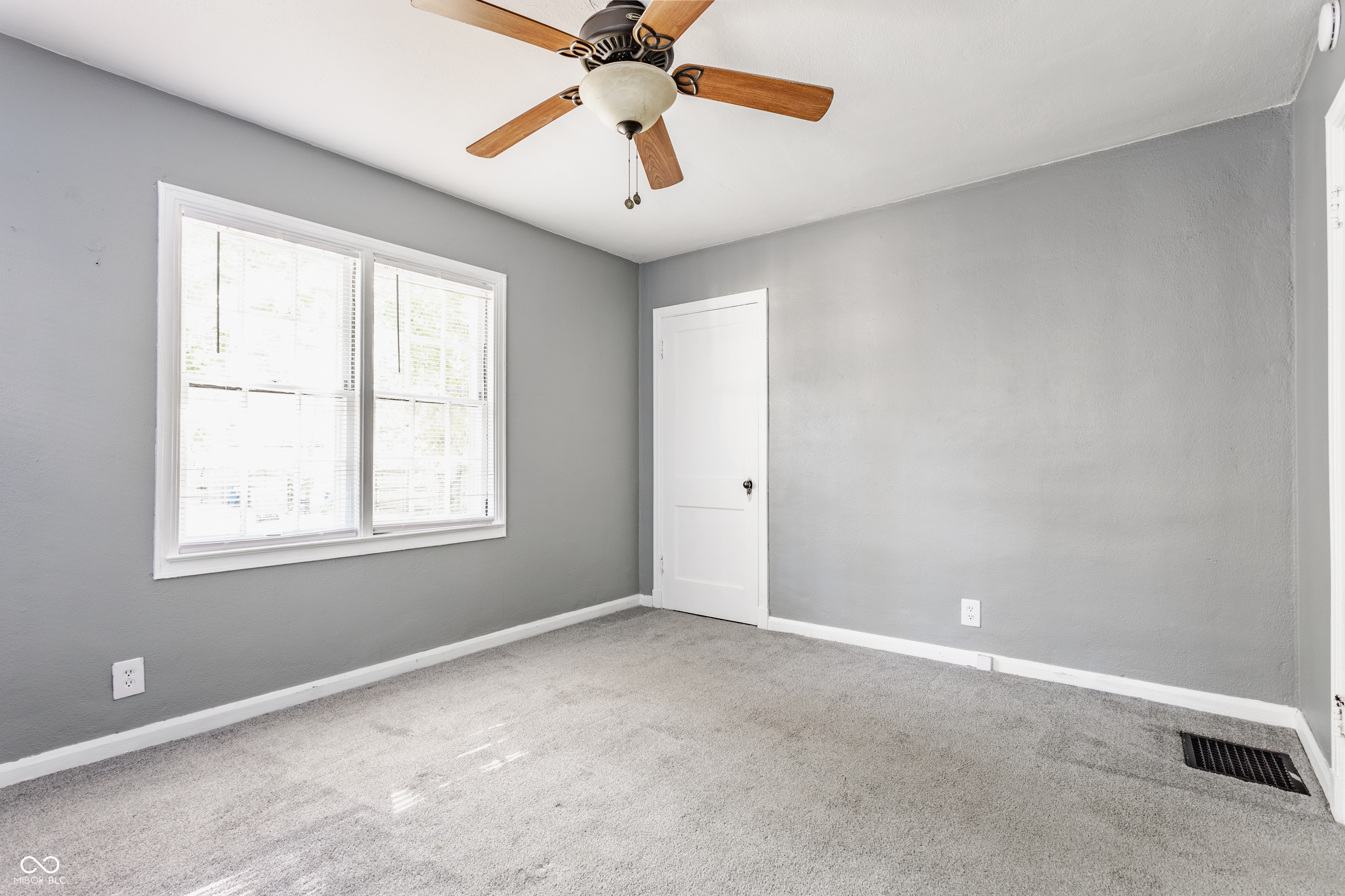 4449 N College Avenue