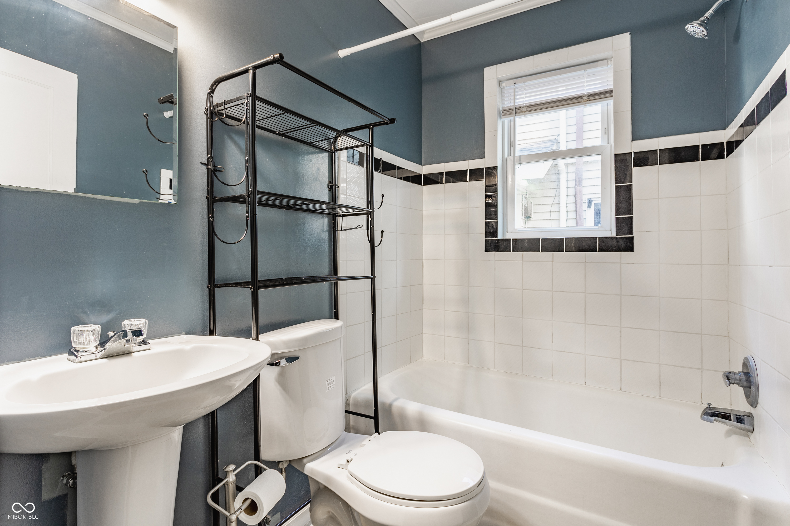 4449 N College Avenue