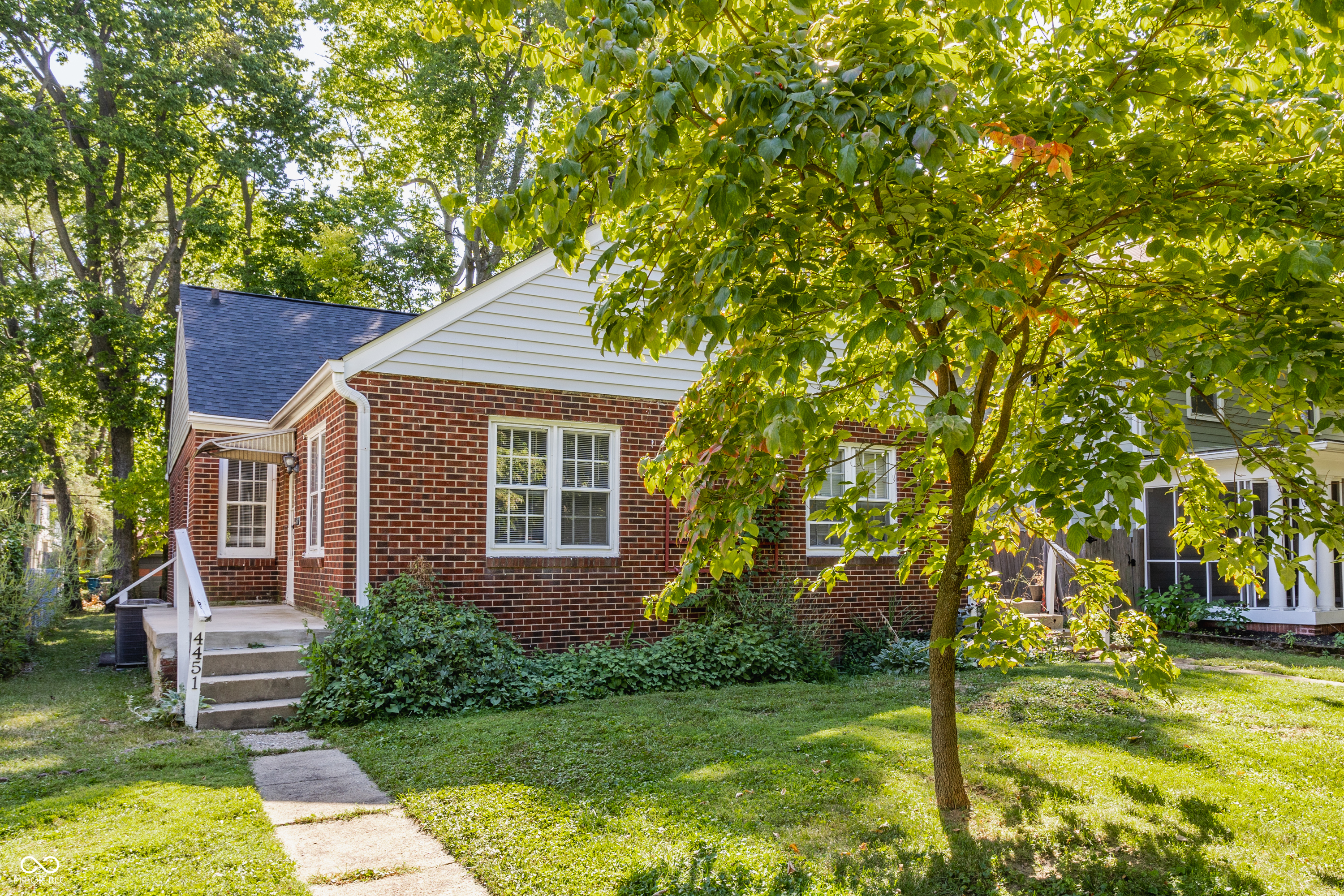 4449 N College Avenue