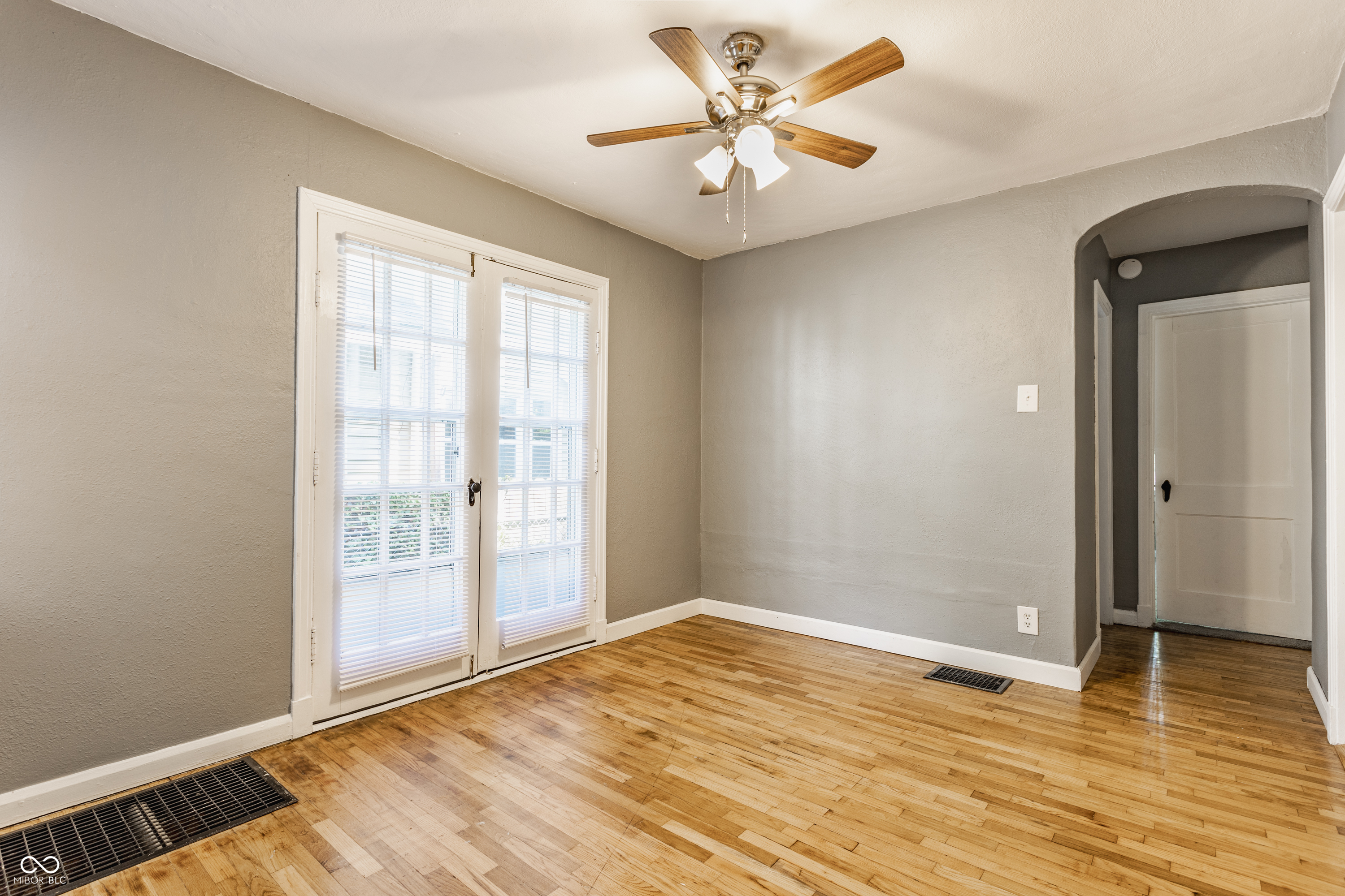 4449 N College Avenue