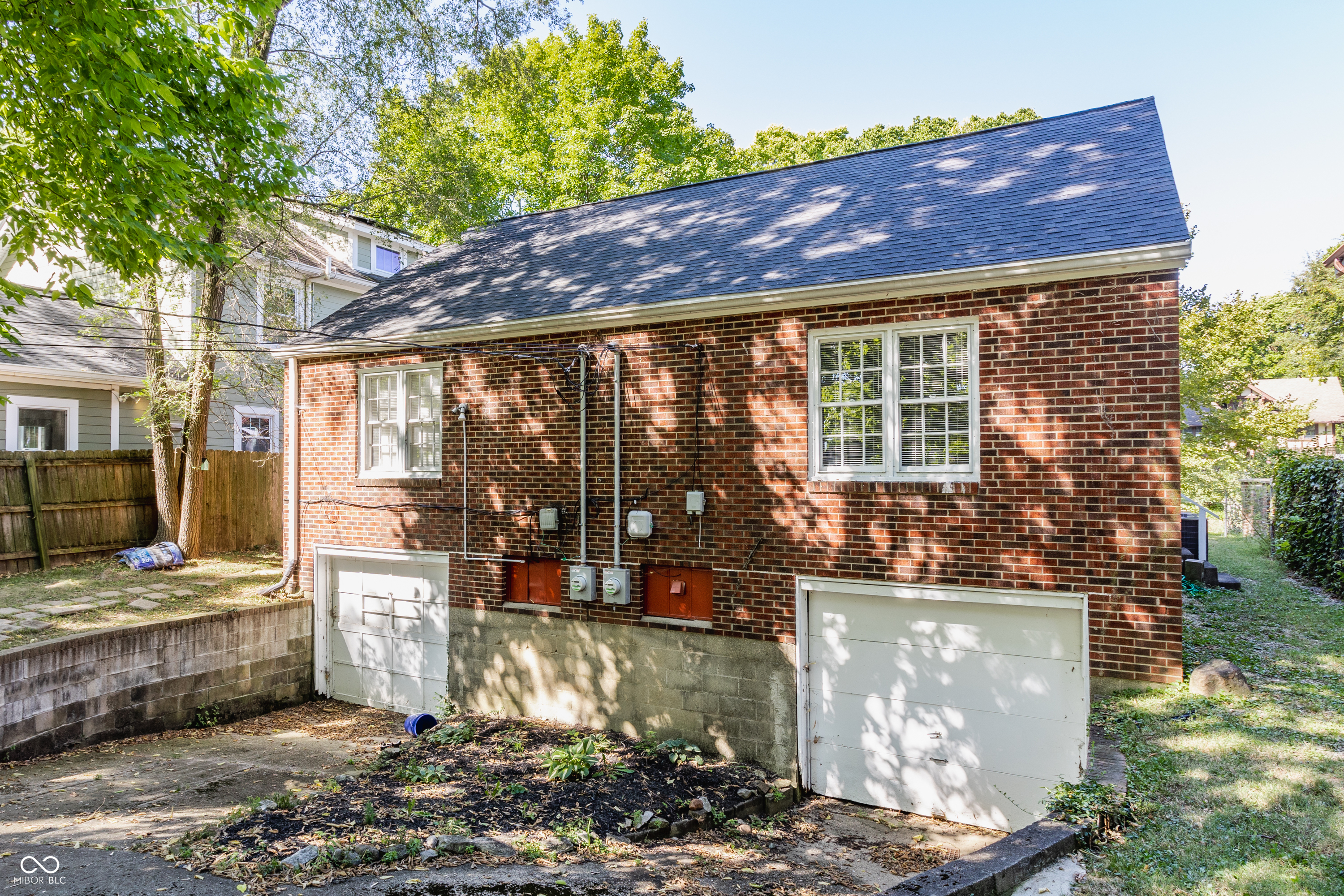 4449 N College Avenue