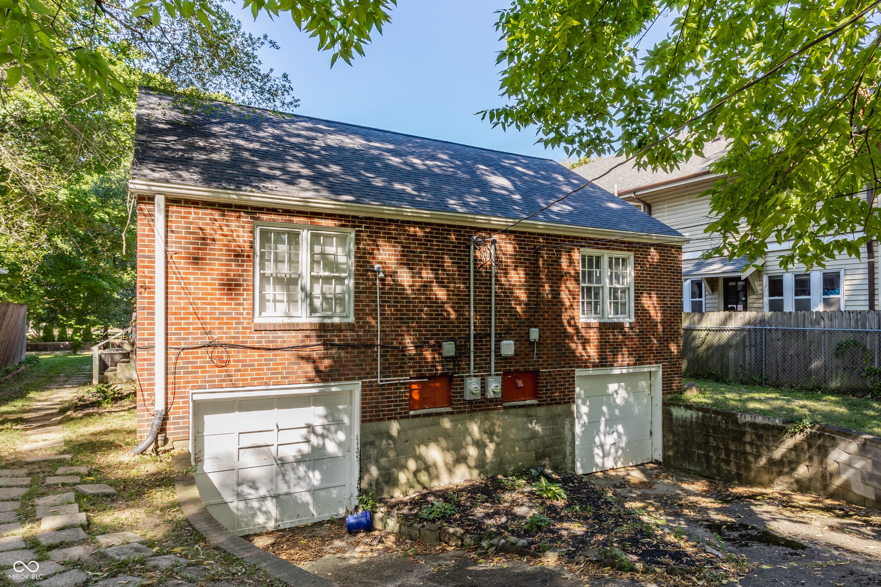 4449 N College Avenue