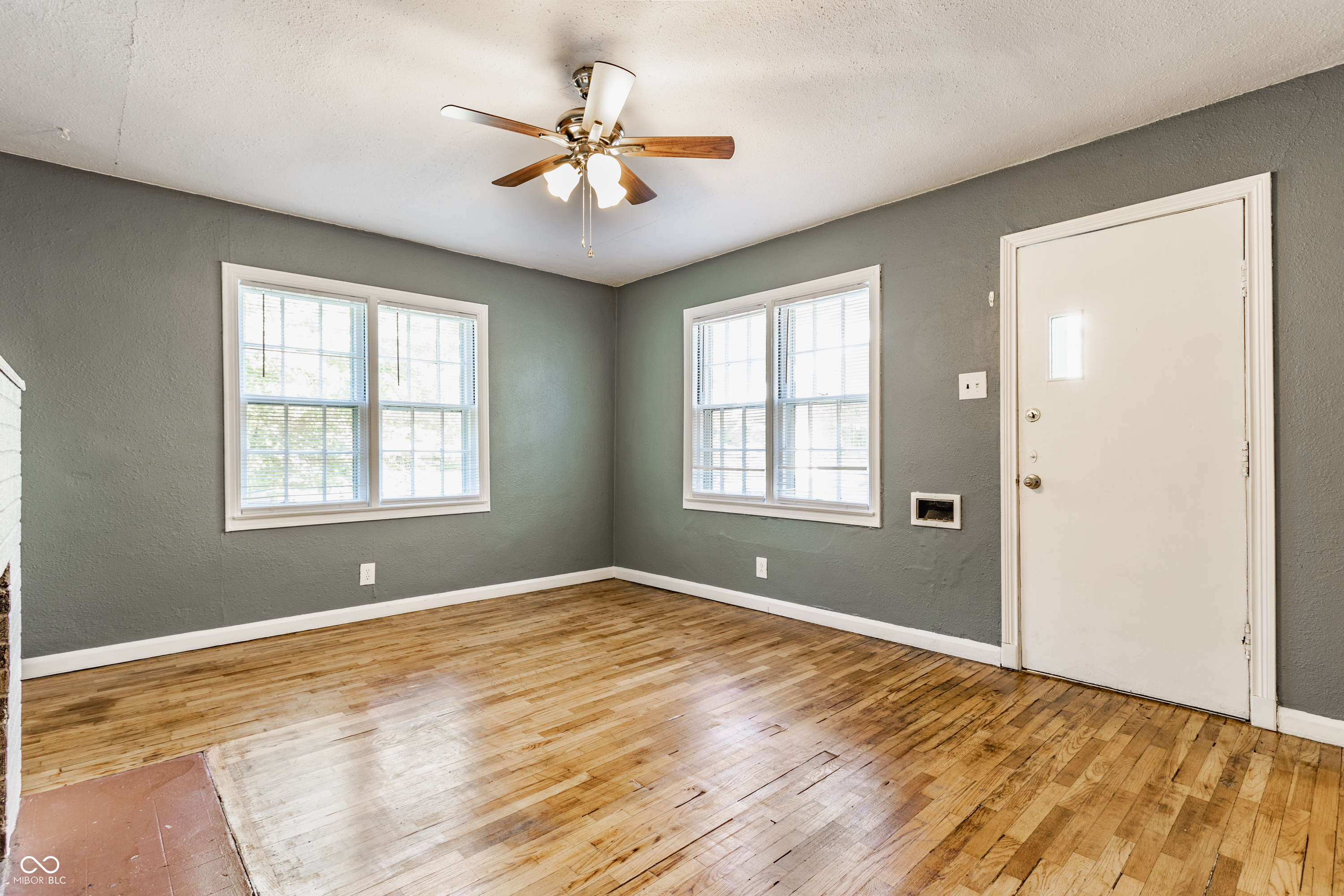 4449 N College Avenue