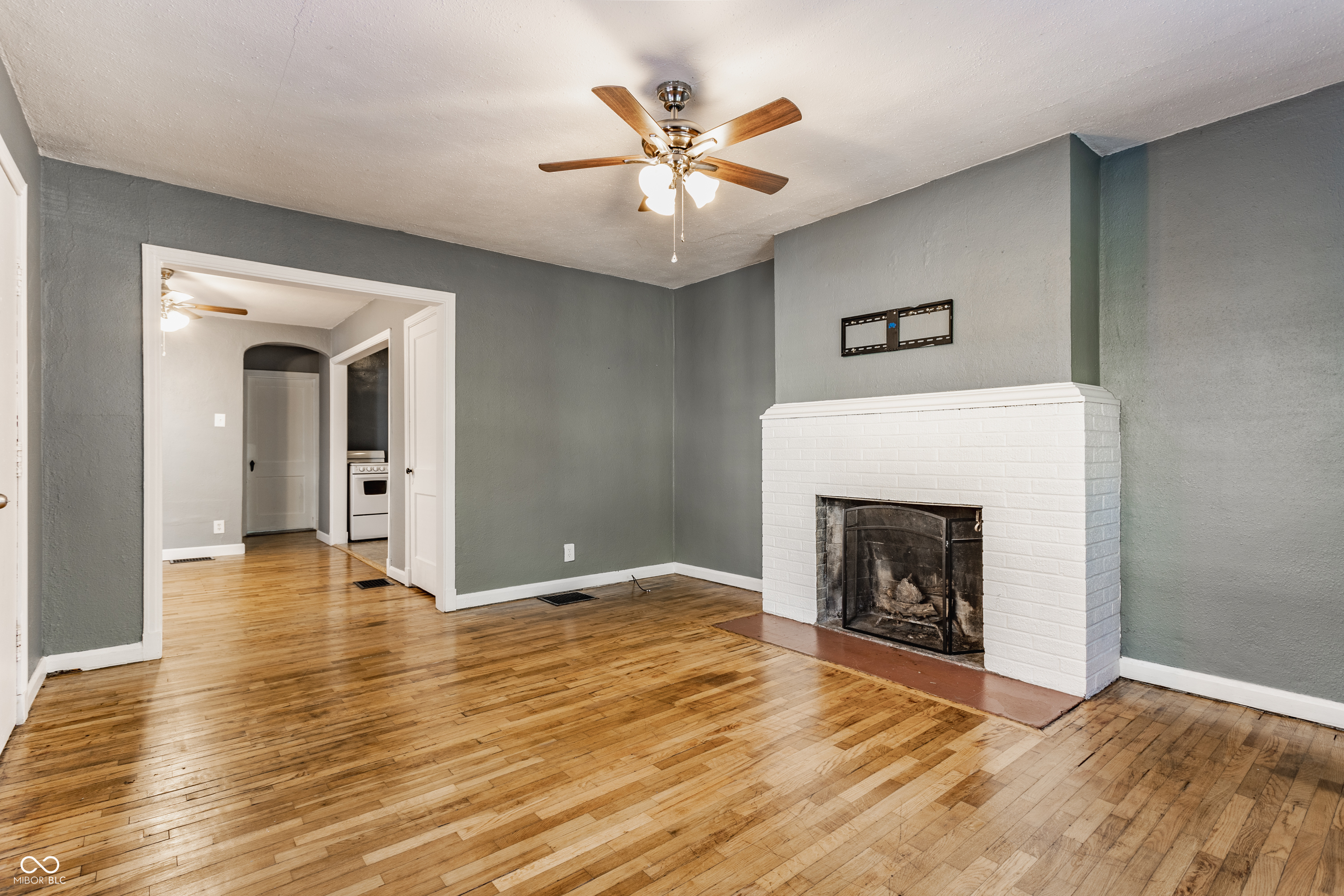 4449 N College Avenue