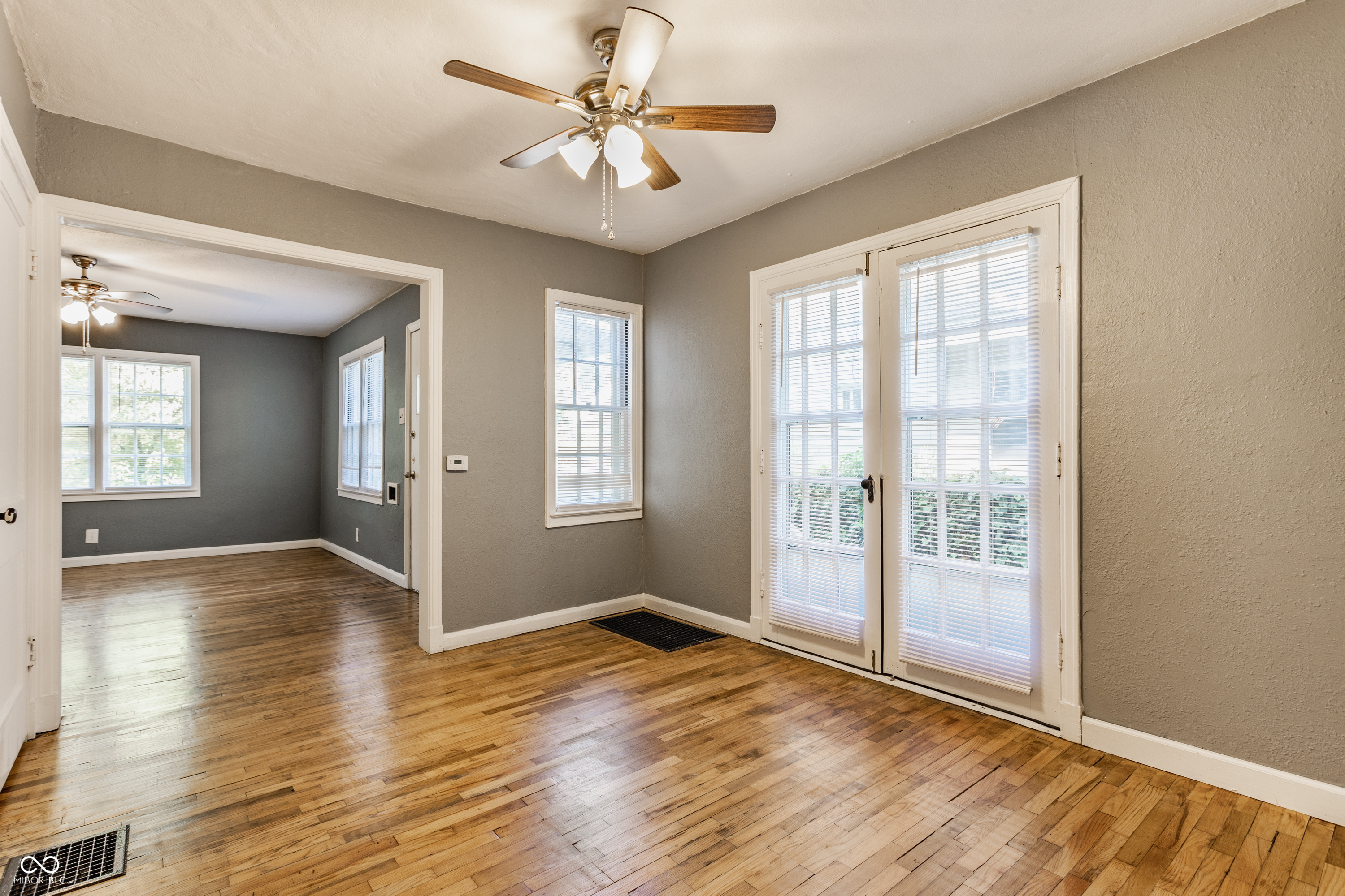 4449 N College Avenue