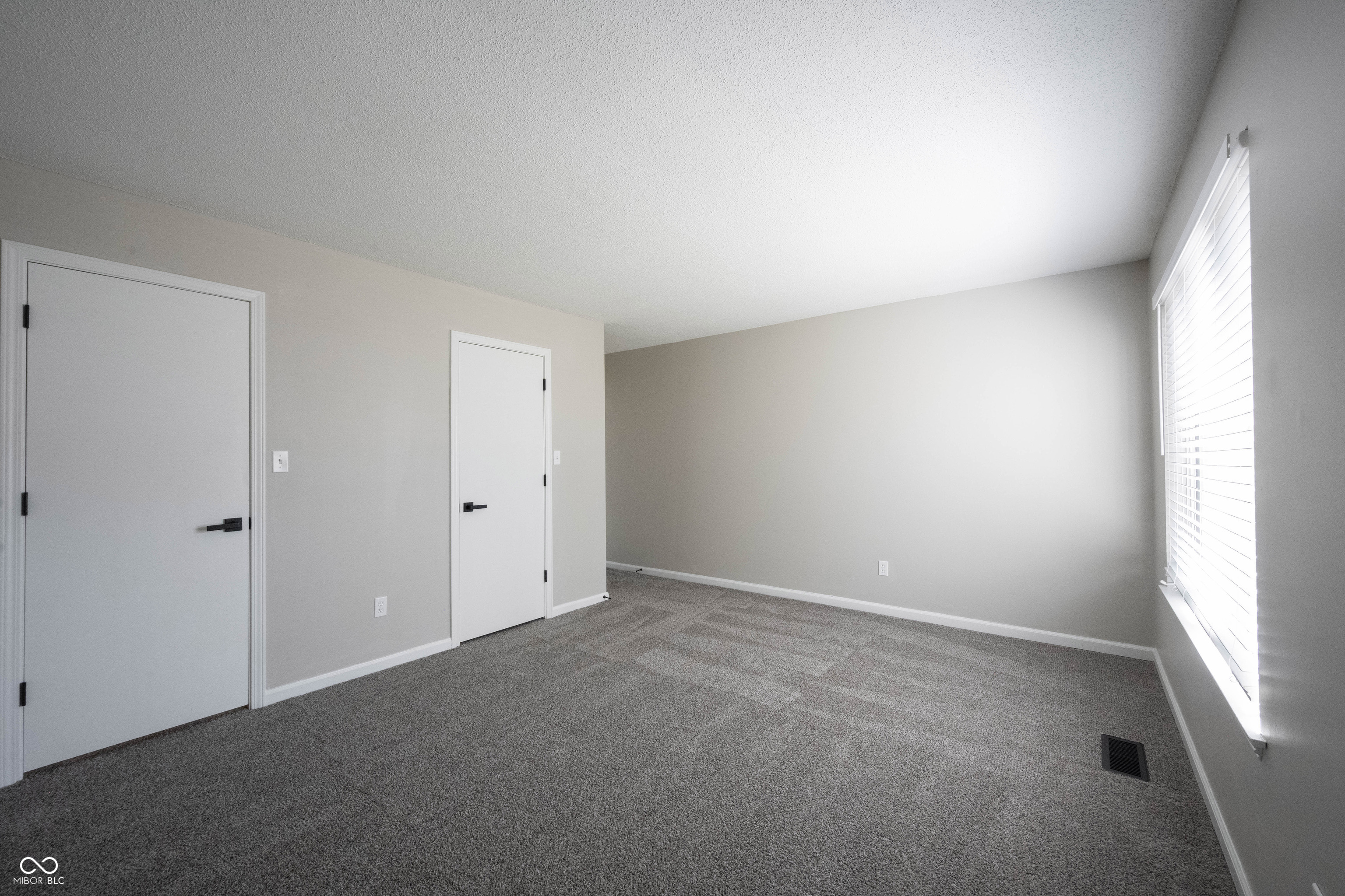 398 Hunters Lane Unit: APT A