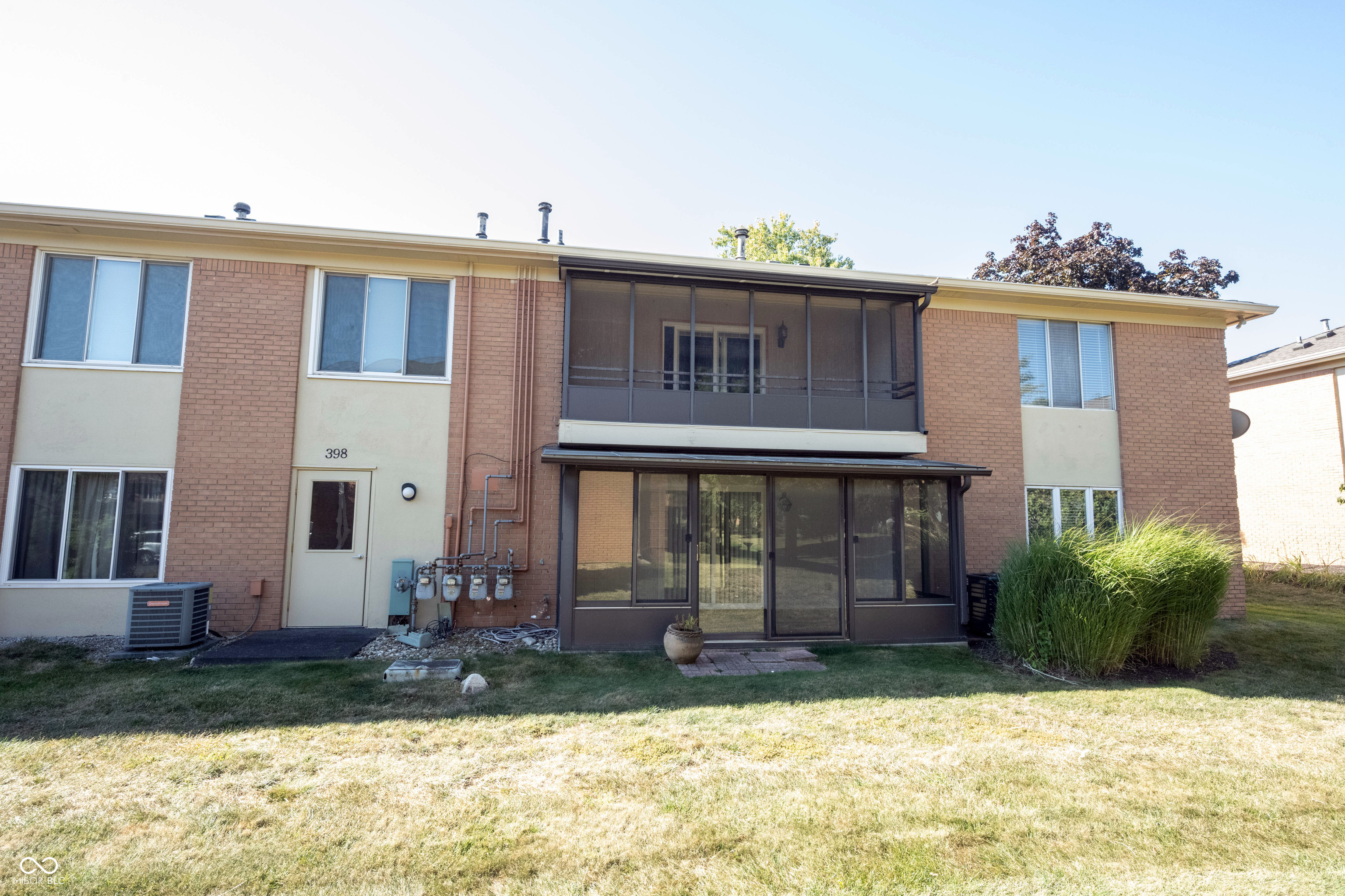 398 Hunters Lane Unit: APT A