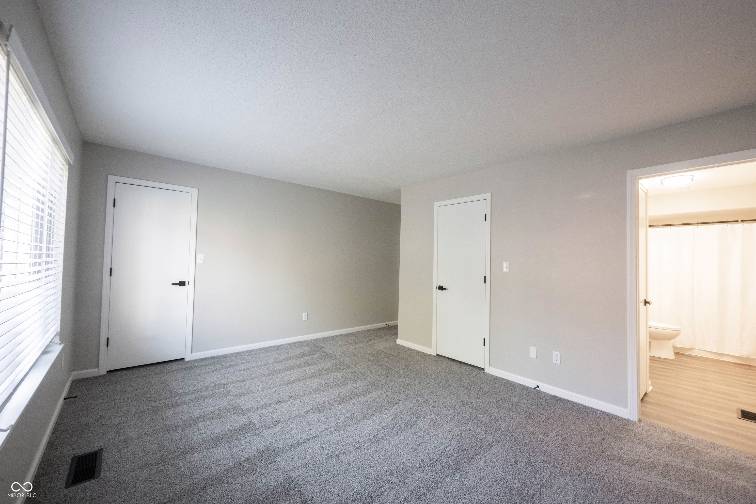 398 Hunters Lane Unit: APT A