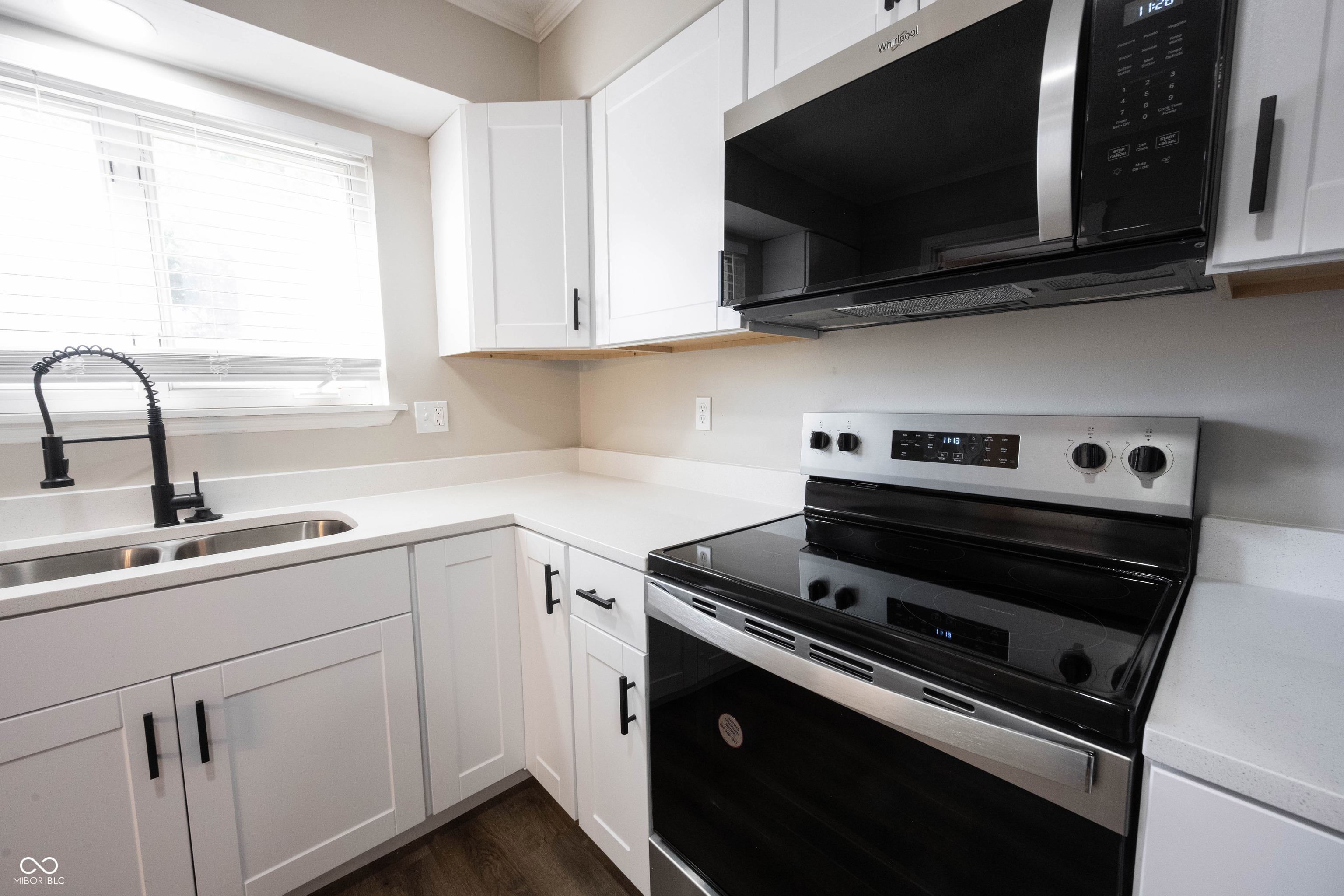 398 Hunters Lane Unit: APT A