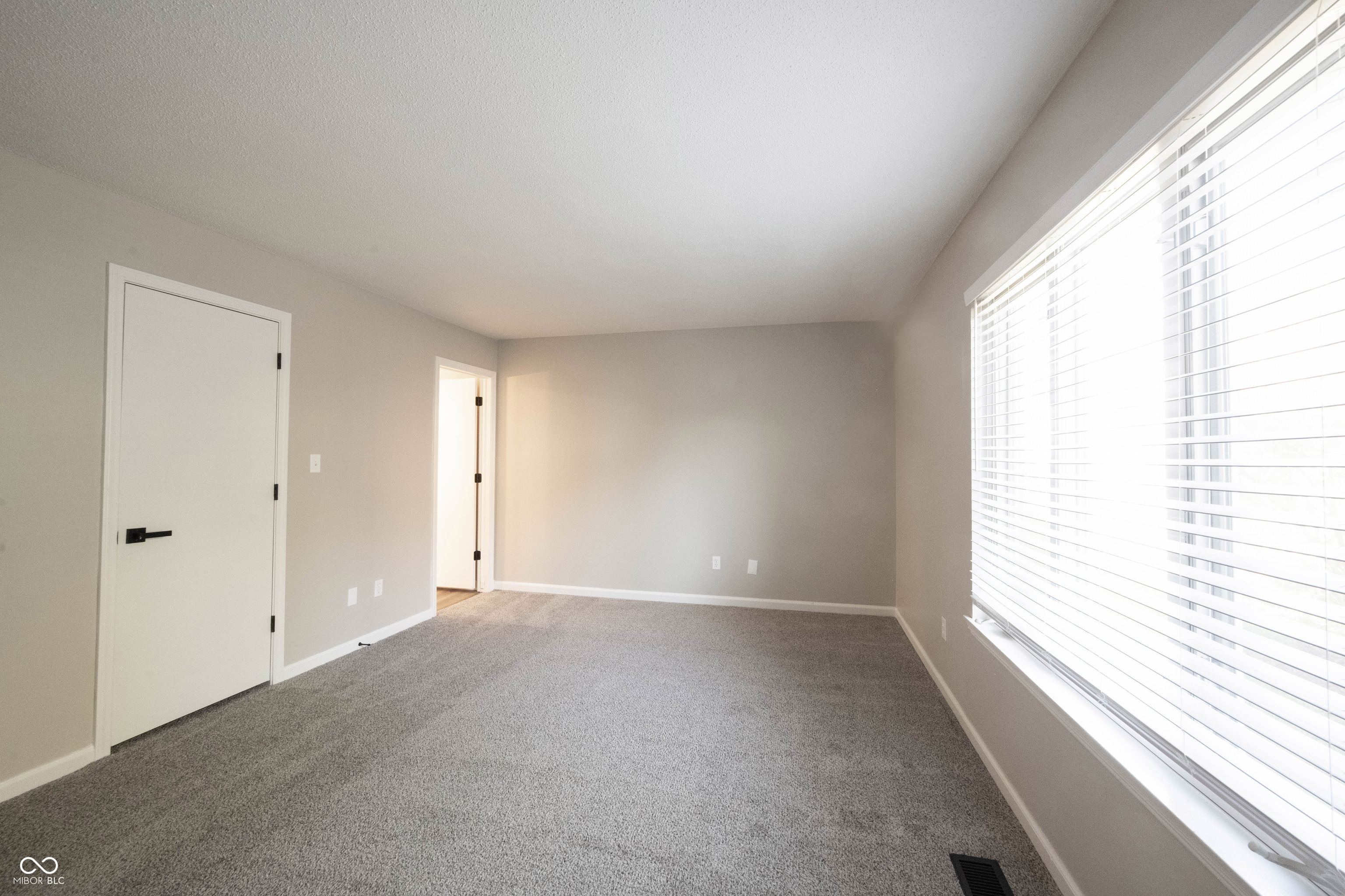 398 Hunters Lane Unit: APT A